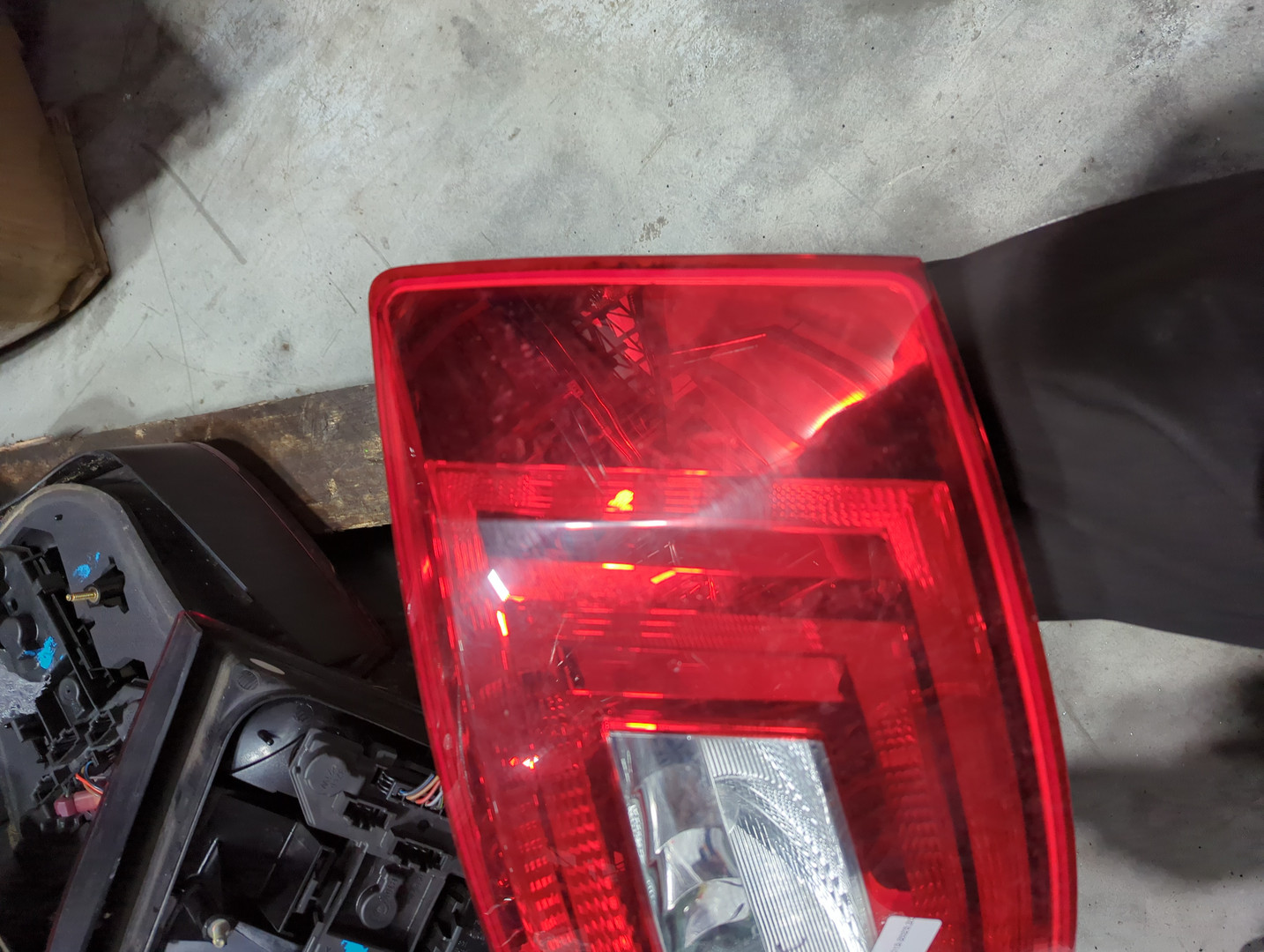 Фонарь задний правый