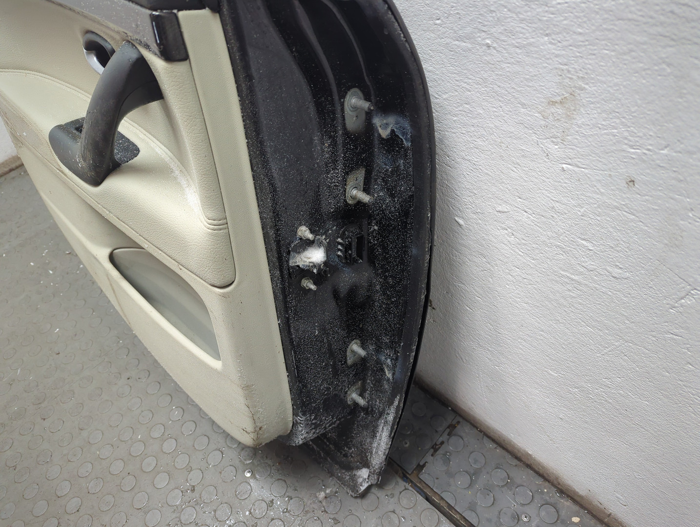 Дверь задняя левая