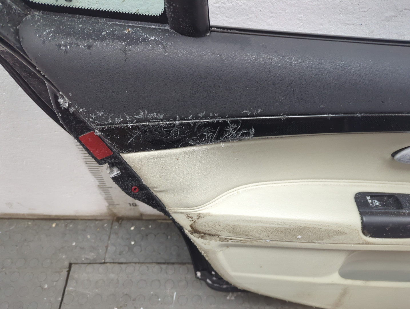 Дверь задняя левая