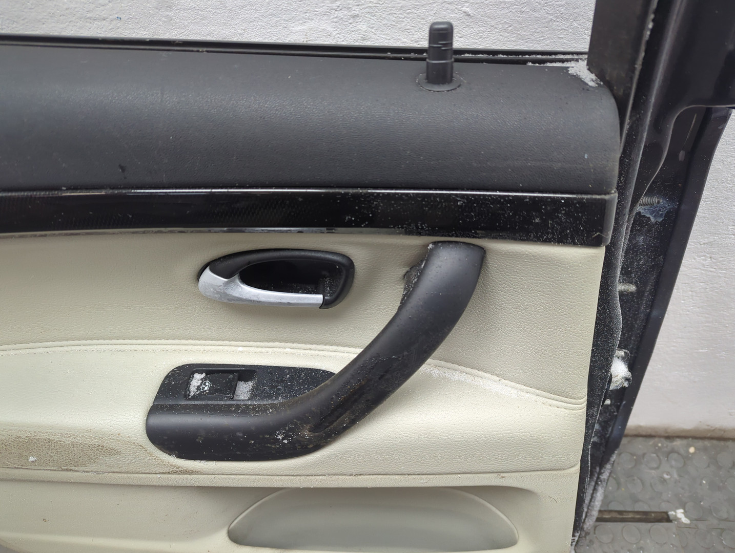 Дверь задняя левая