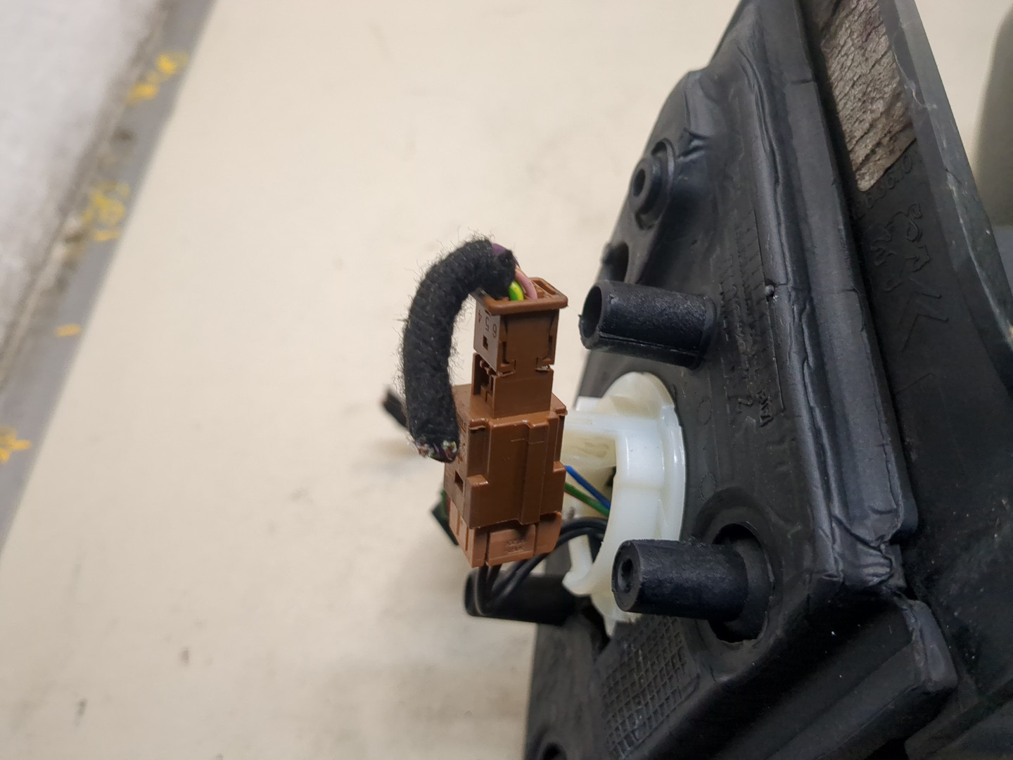 Зеркало правое электрическое