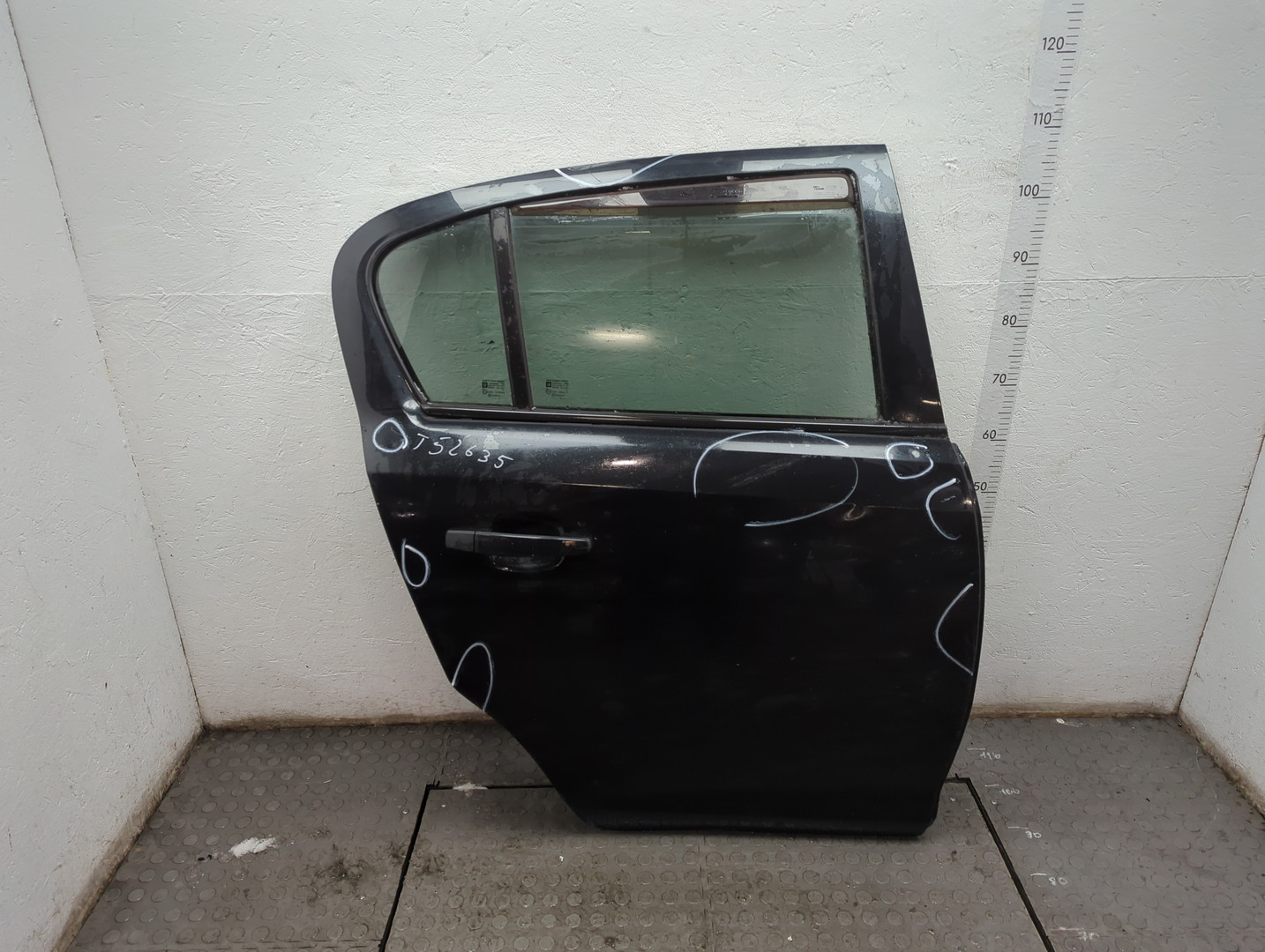 Дверь задняя правая