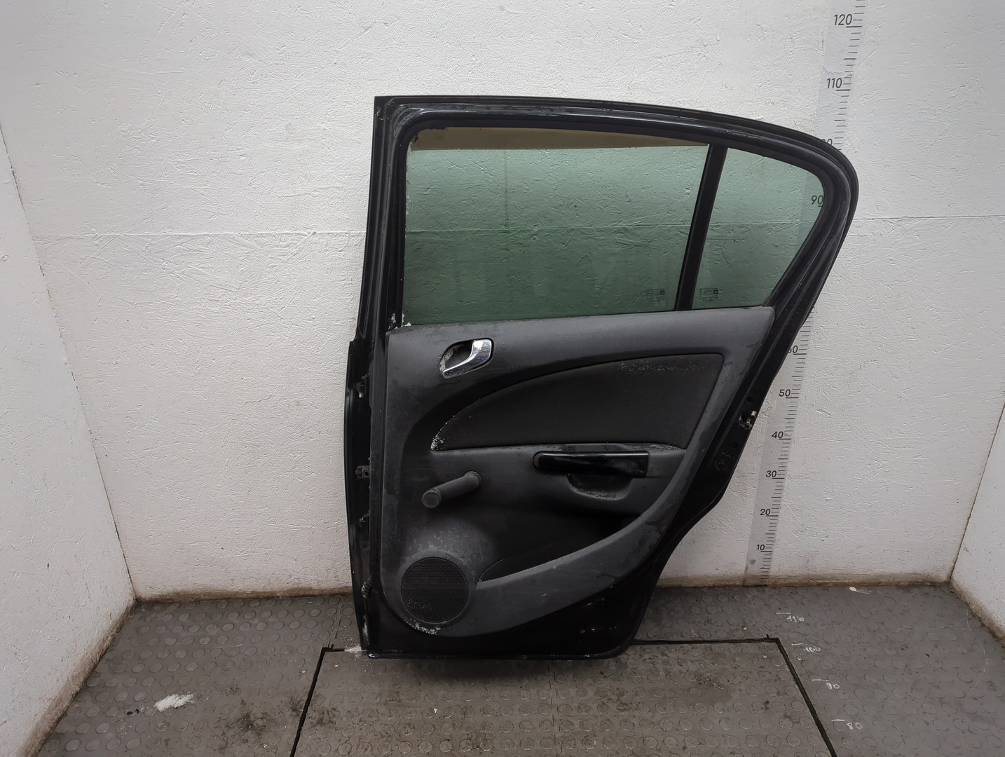 Дверь задняя правая