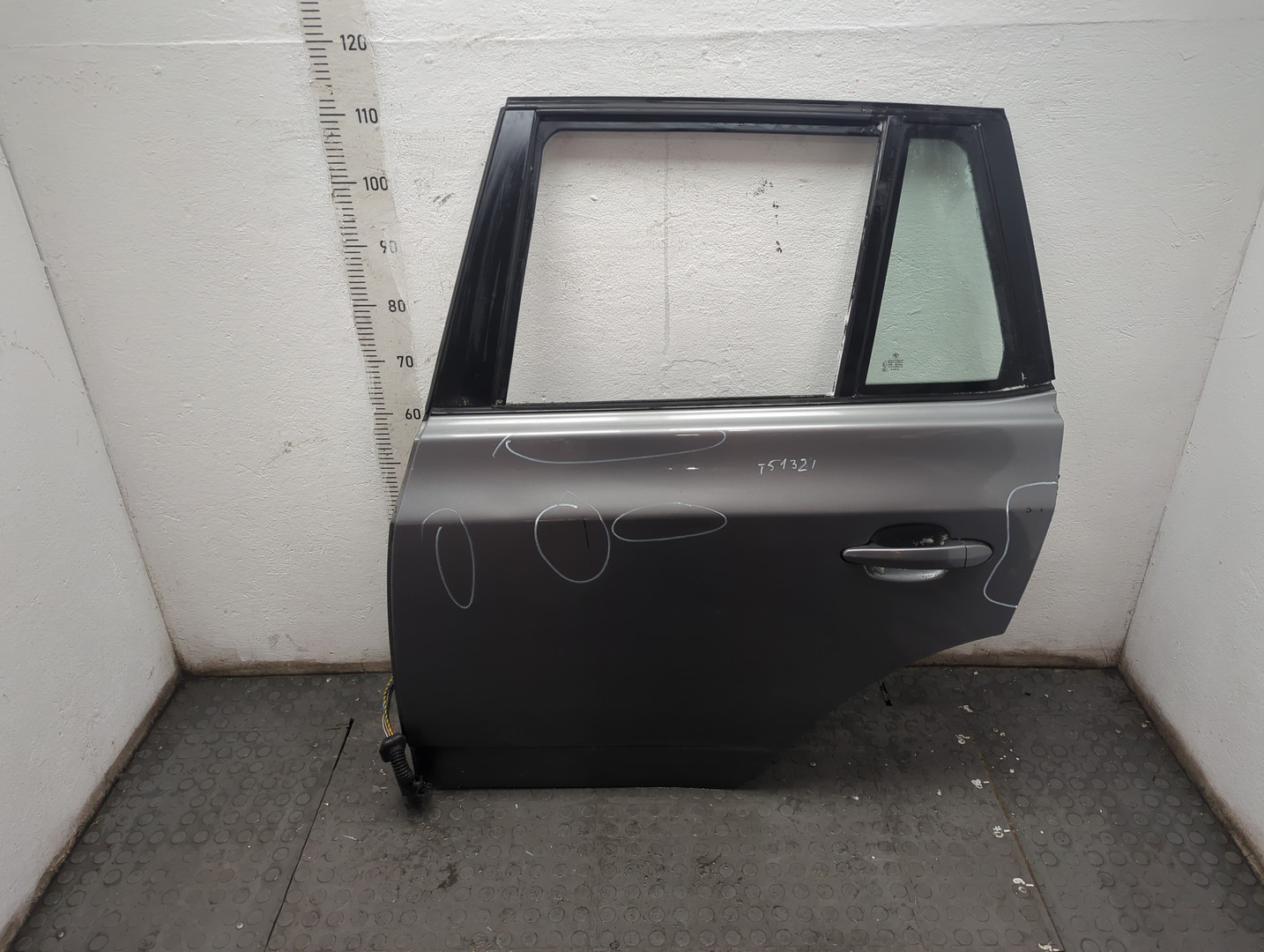 Дверь задняя левая