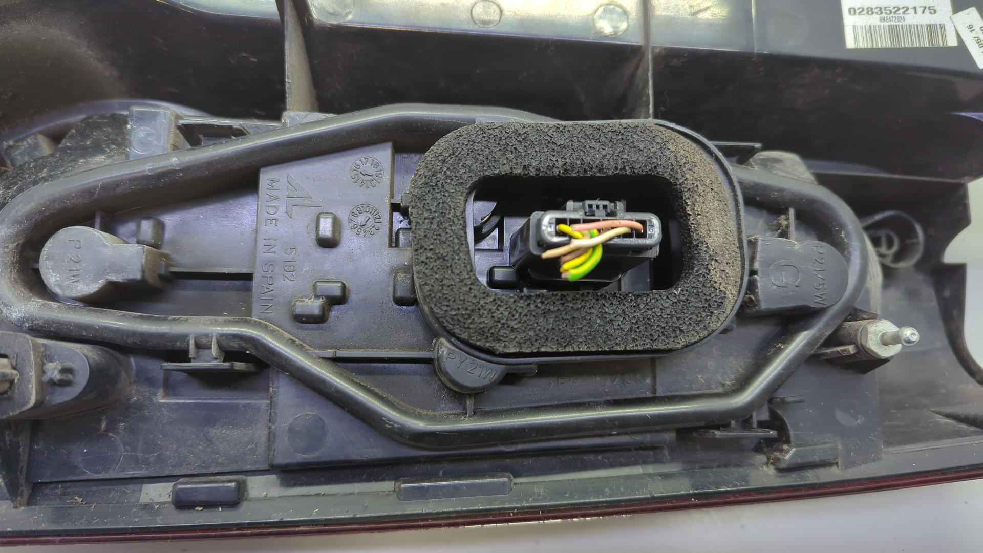 Фонарь задний левый