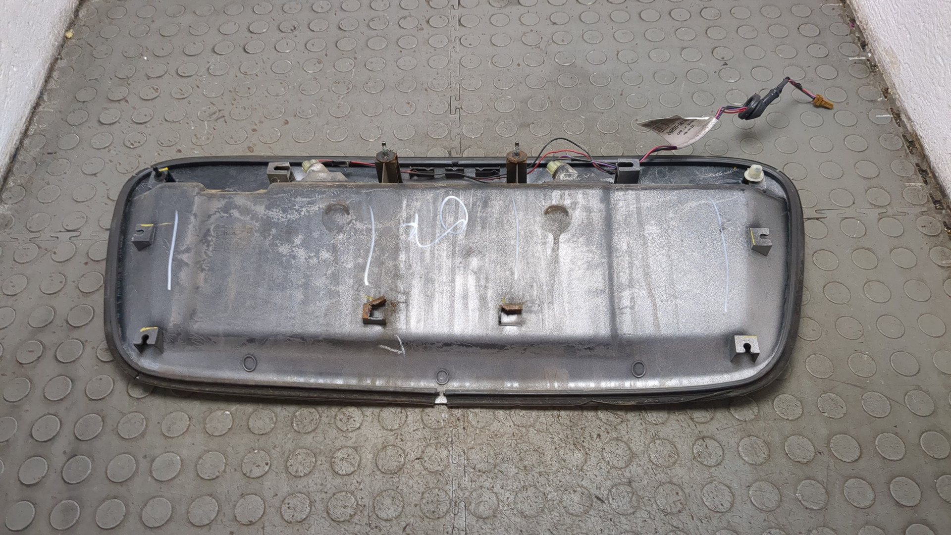 Фонарь подсветки номера