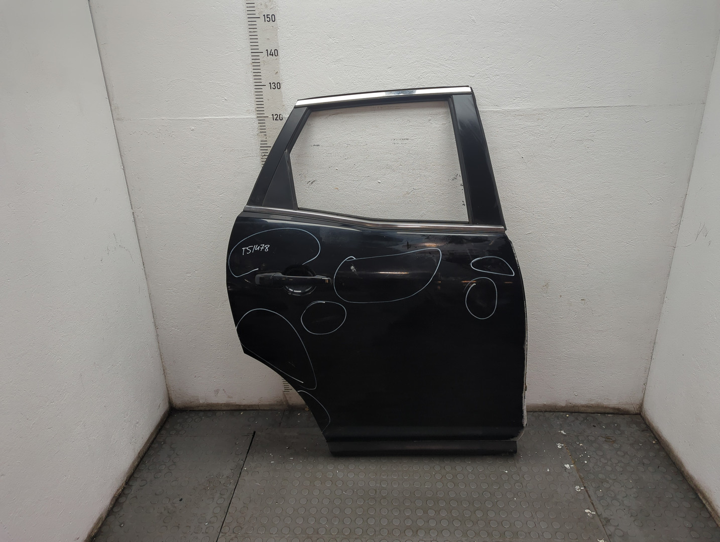 Дверь задняя правая