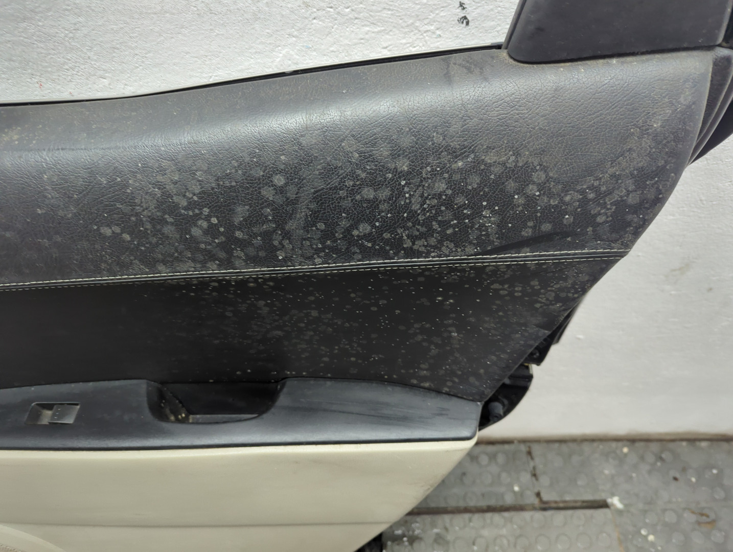 Дверь задняя правая