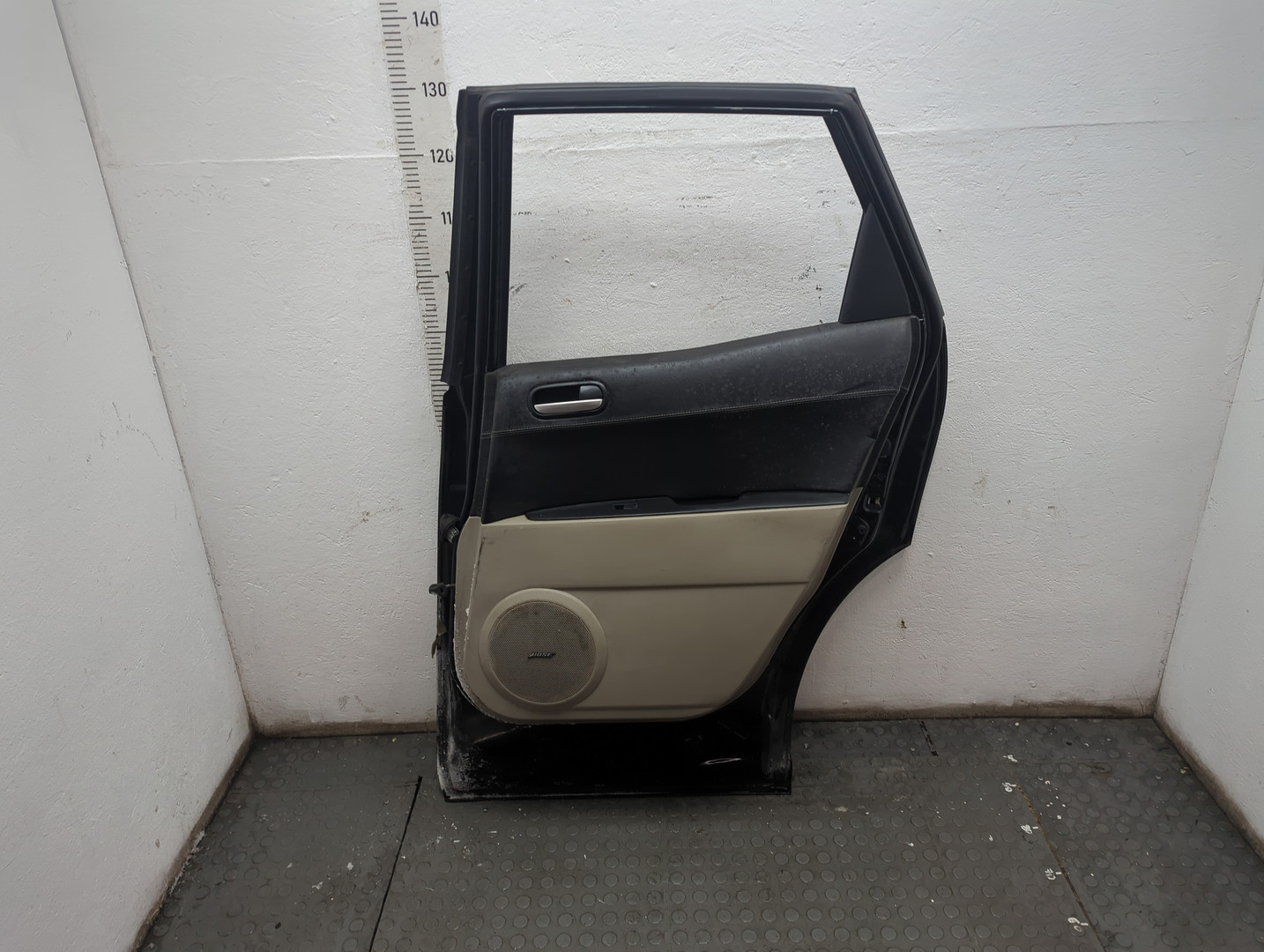 Дверь задняя правая