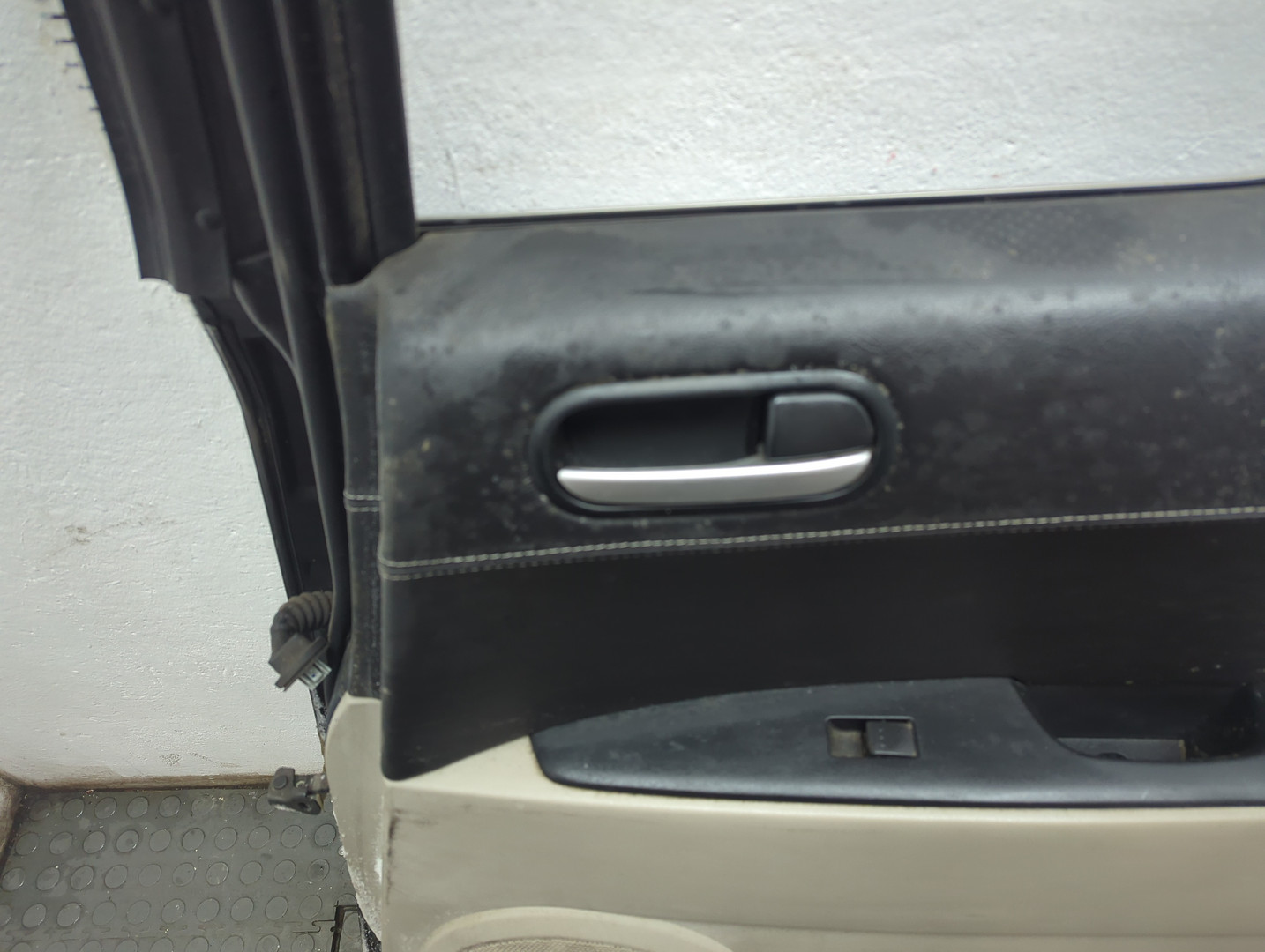 Дверь задняя правая