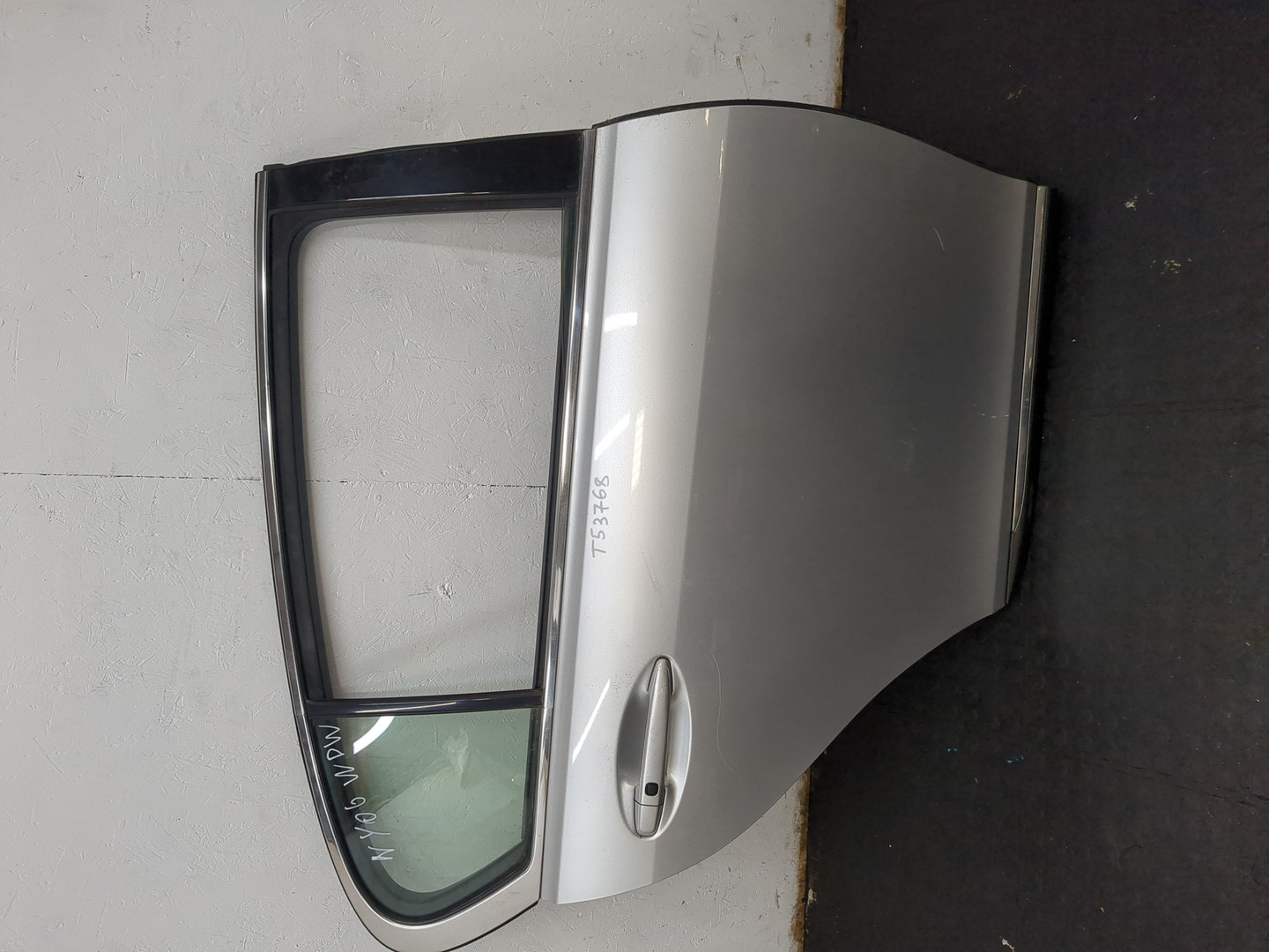 Дверь задняя правая