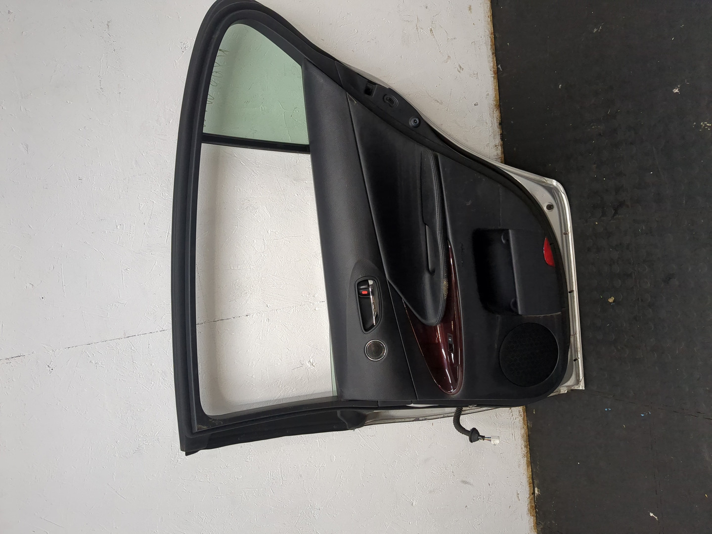 Дверь задняя правая