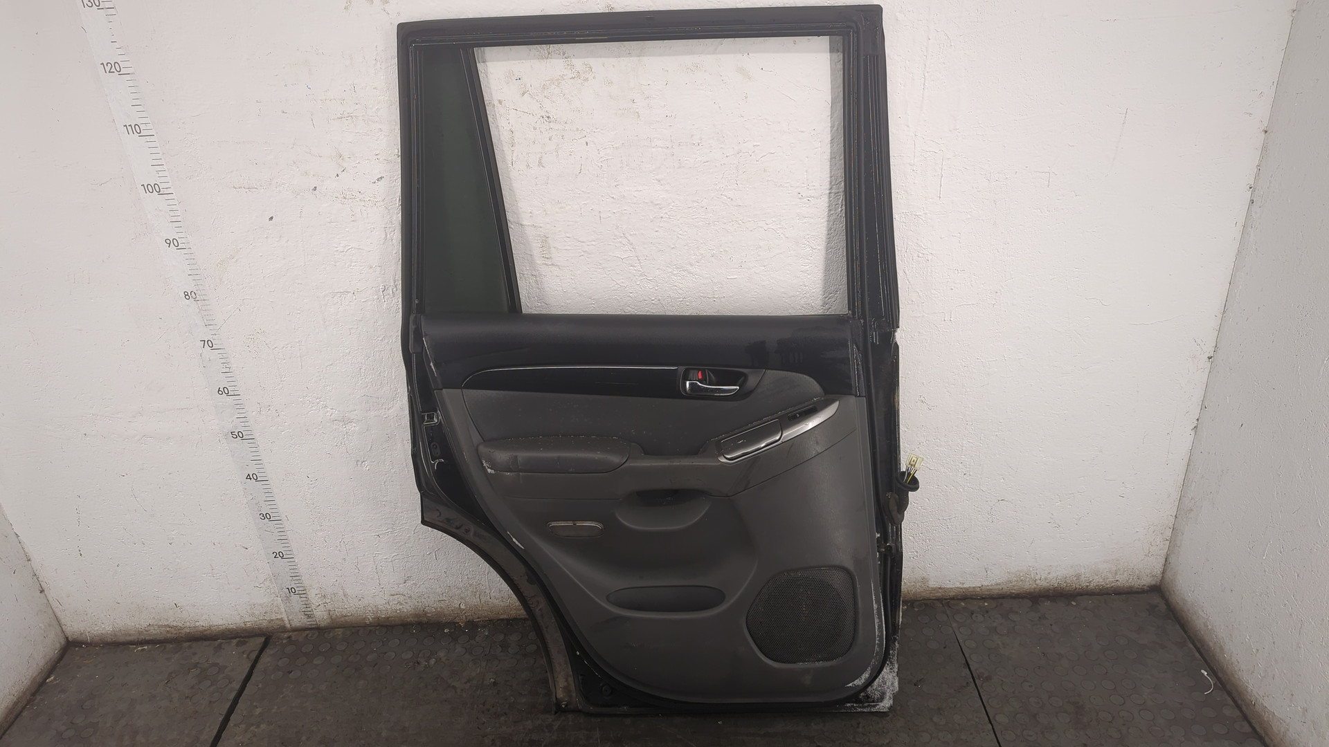 Дверь задняя левая