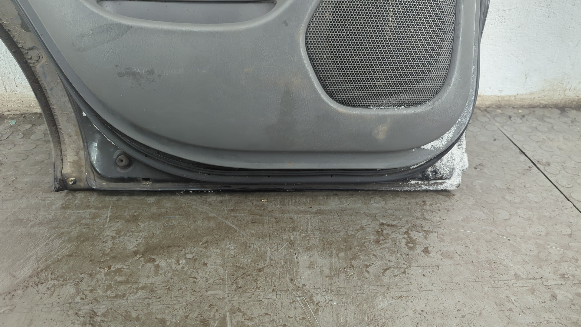 Дверь задняя левая