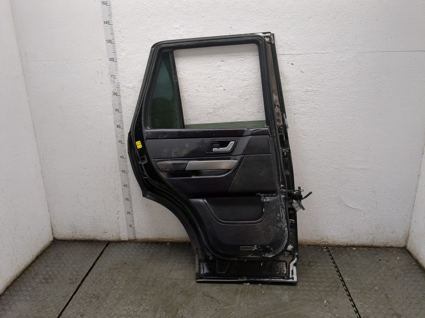 Дверь задняя левая