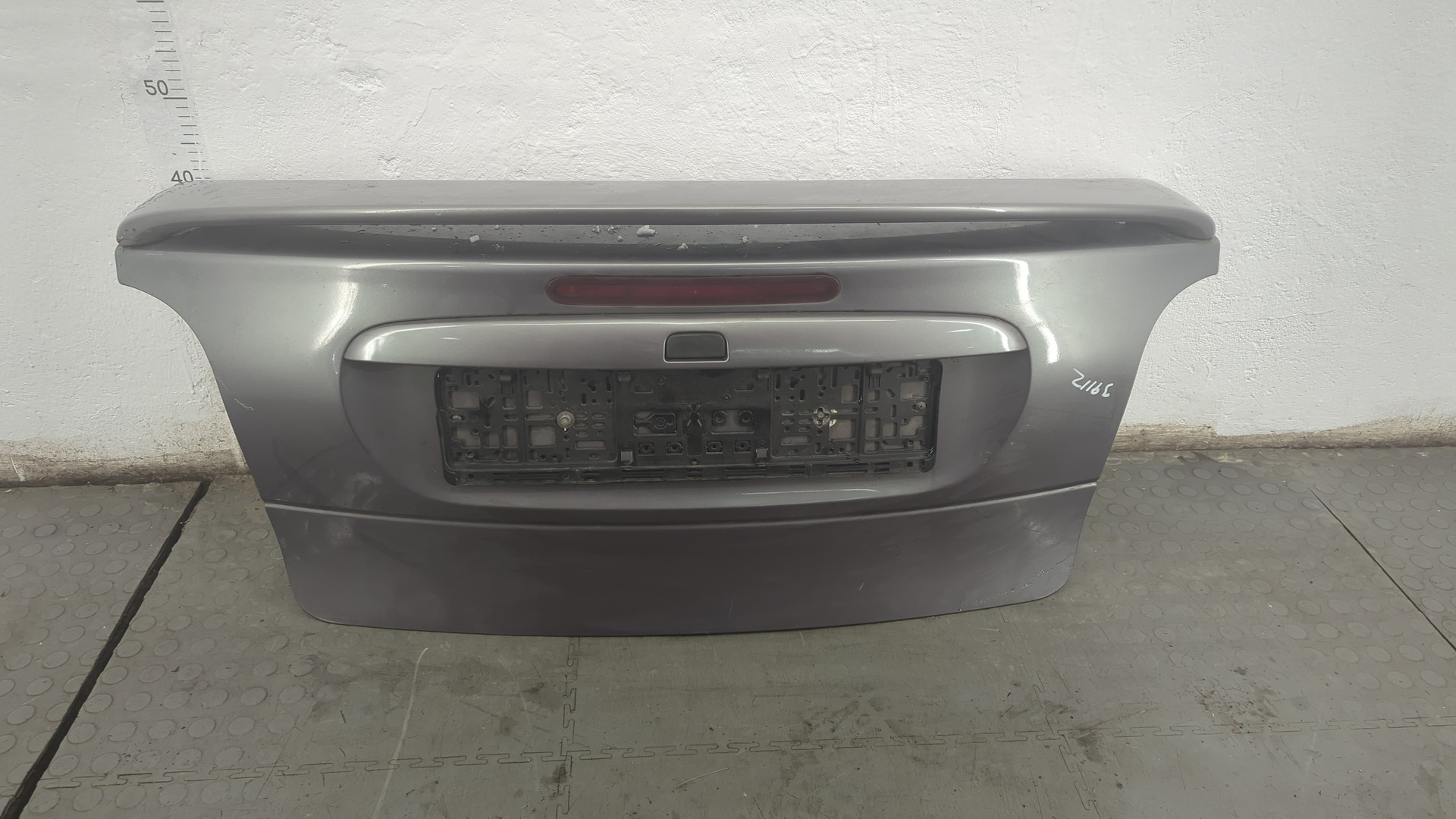 Дверь багажника