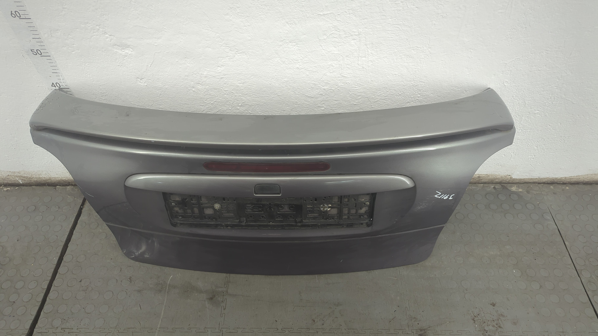 Дверь багажника