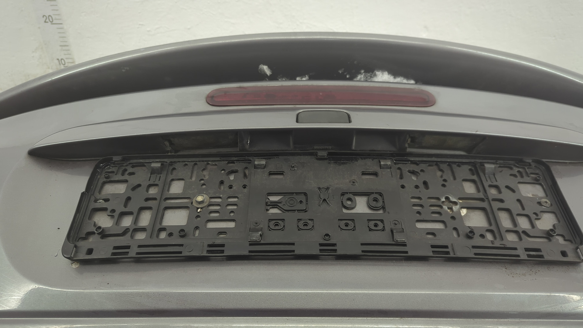 Дверь багажника