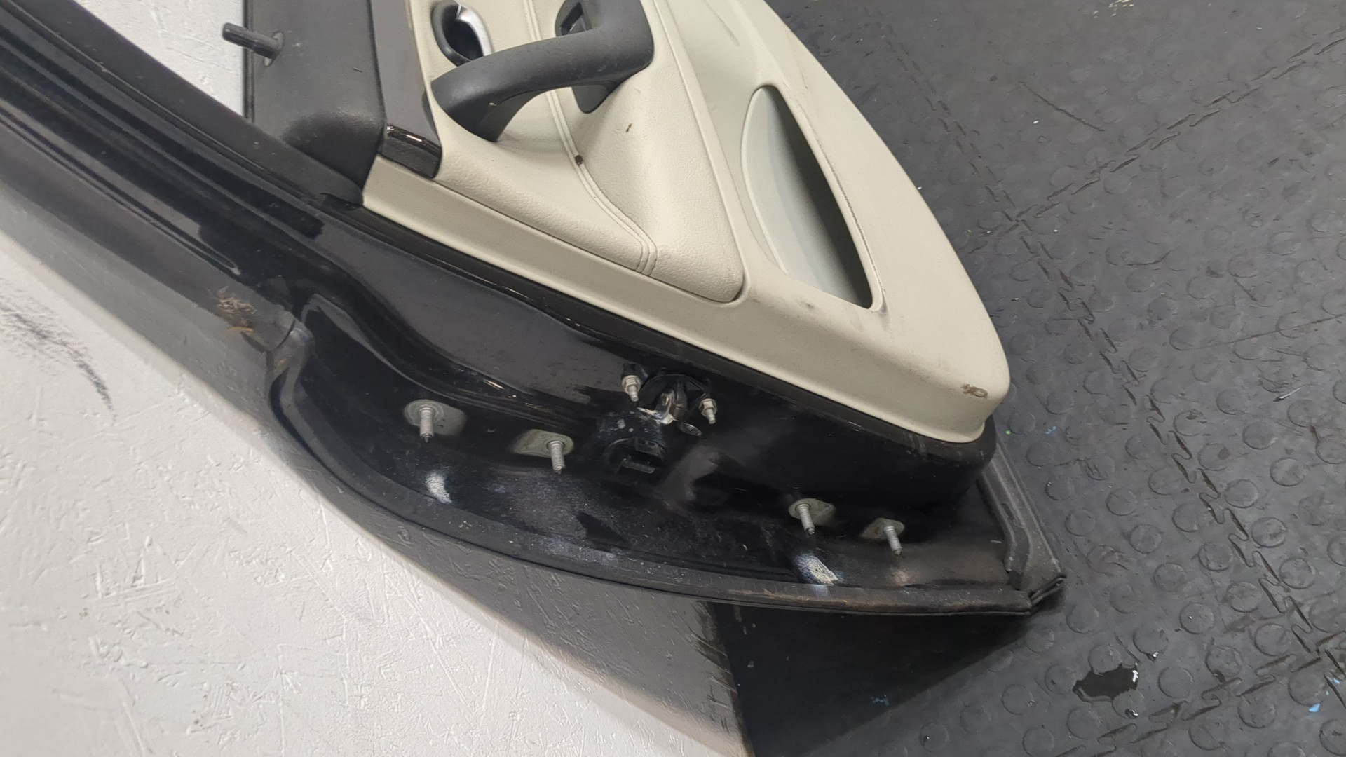 Дверь задняя правая