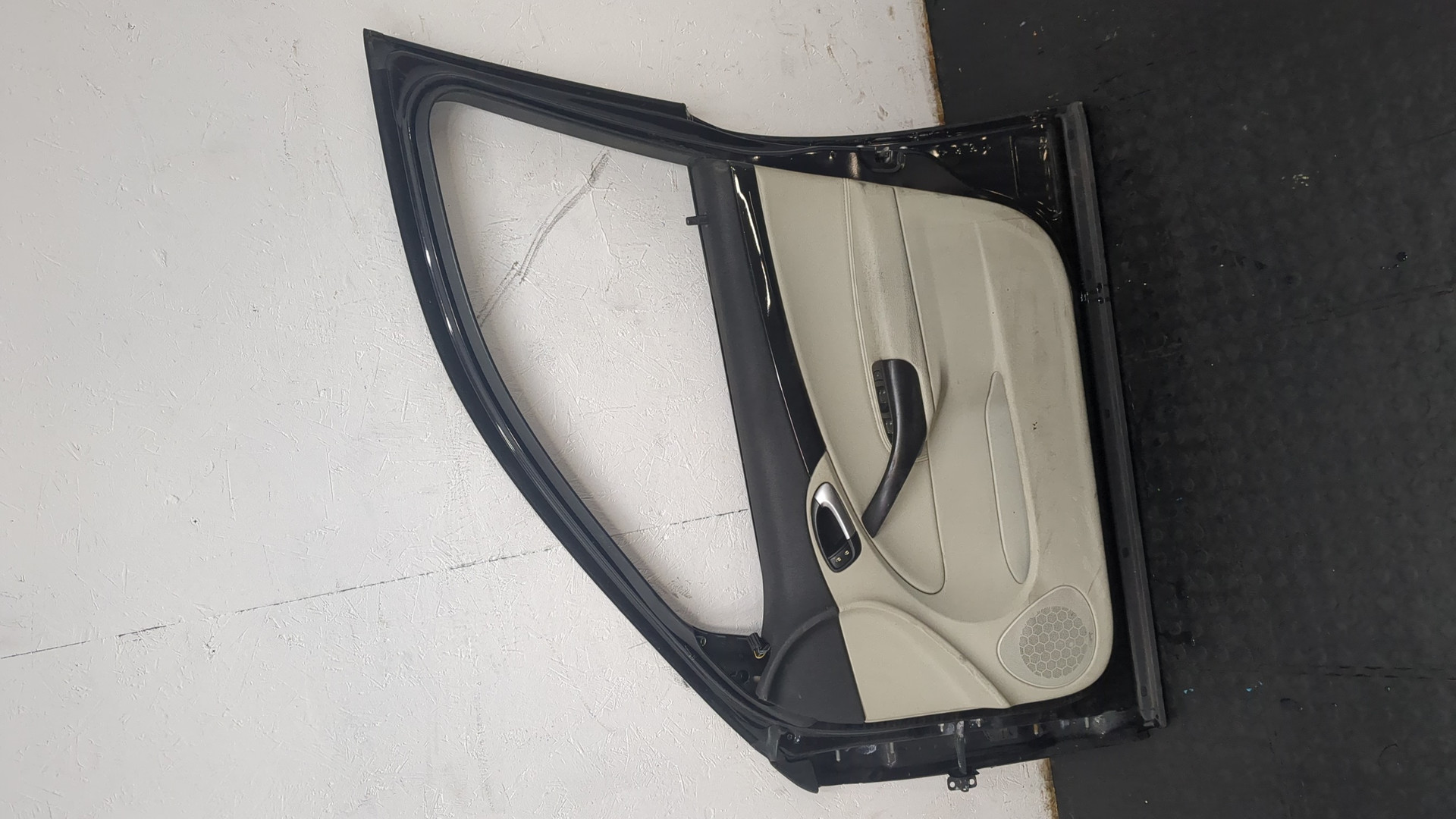 Дверь передняя правая