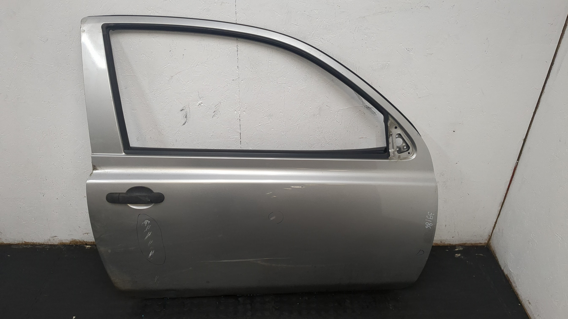 Дверь передняя правая