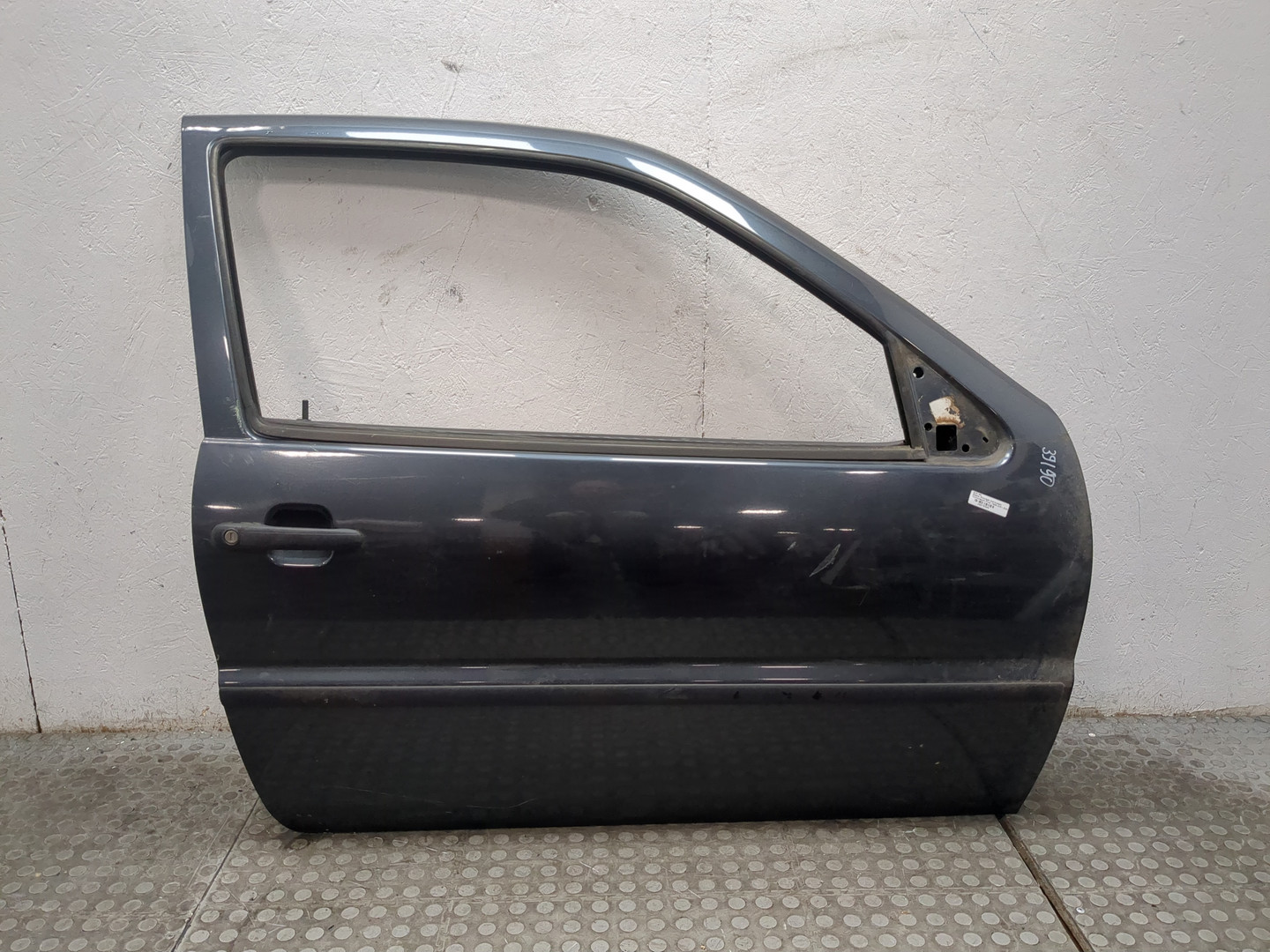 Дверь передняя правая