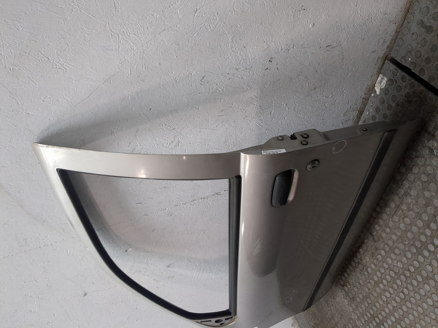 Дверь передняя левая