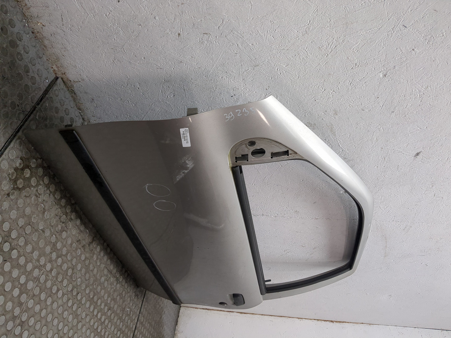 Дверь передняя левая