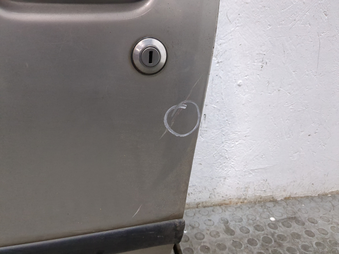 Дверь передняя левая