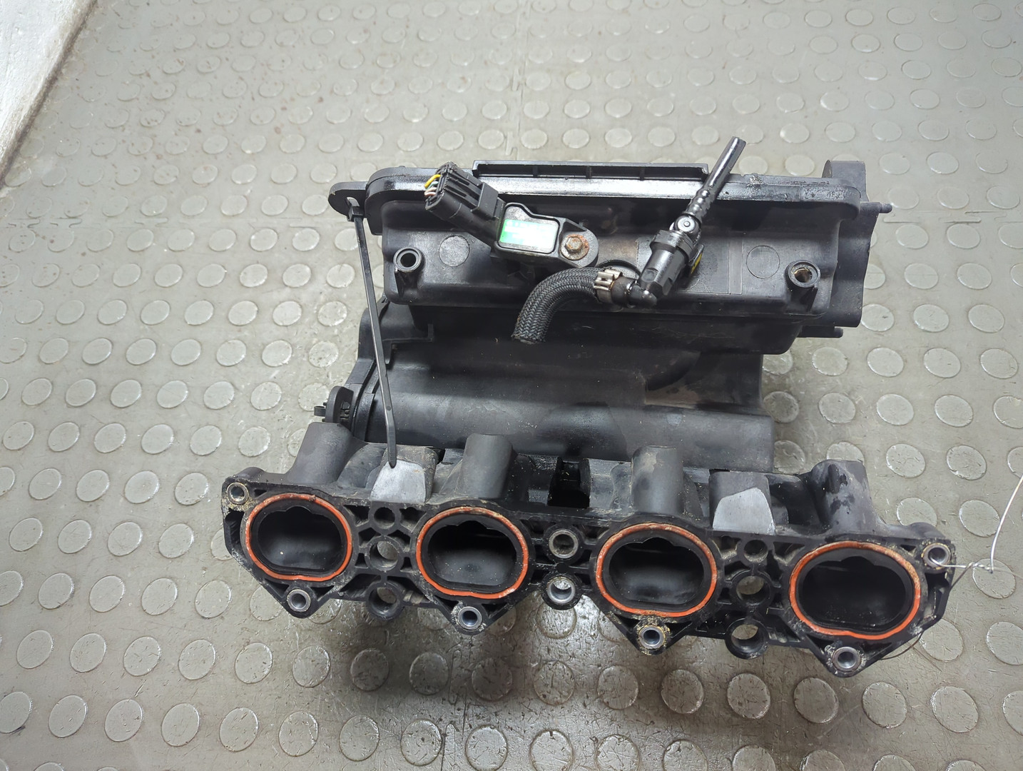 Коллектор впускной