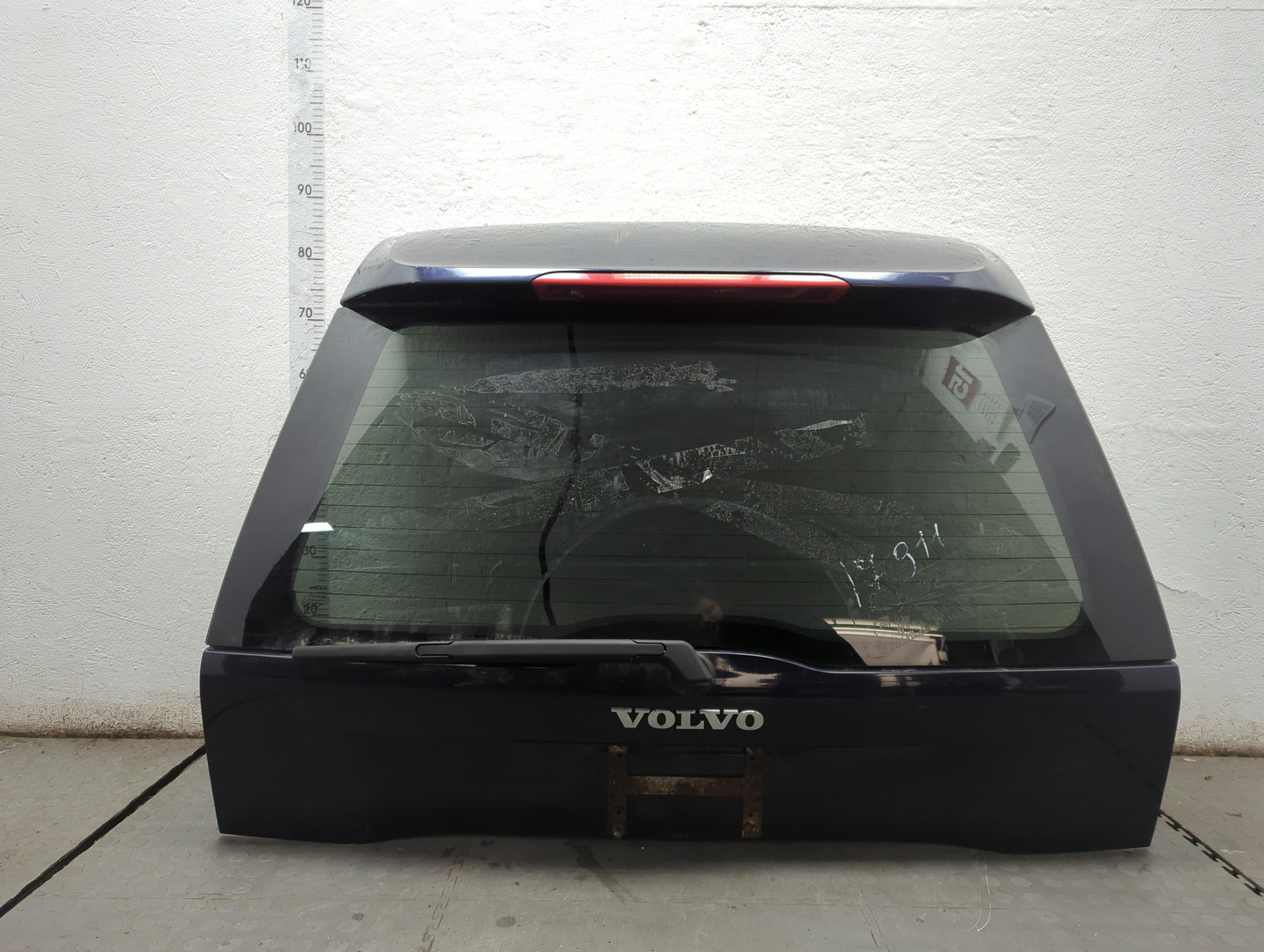 Дверь багажника