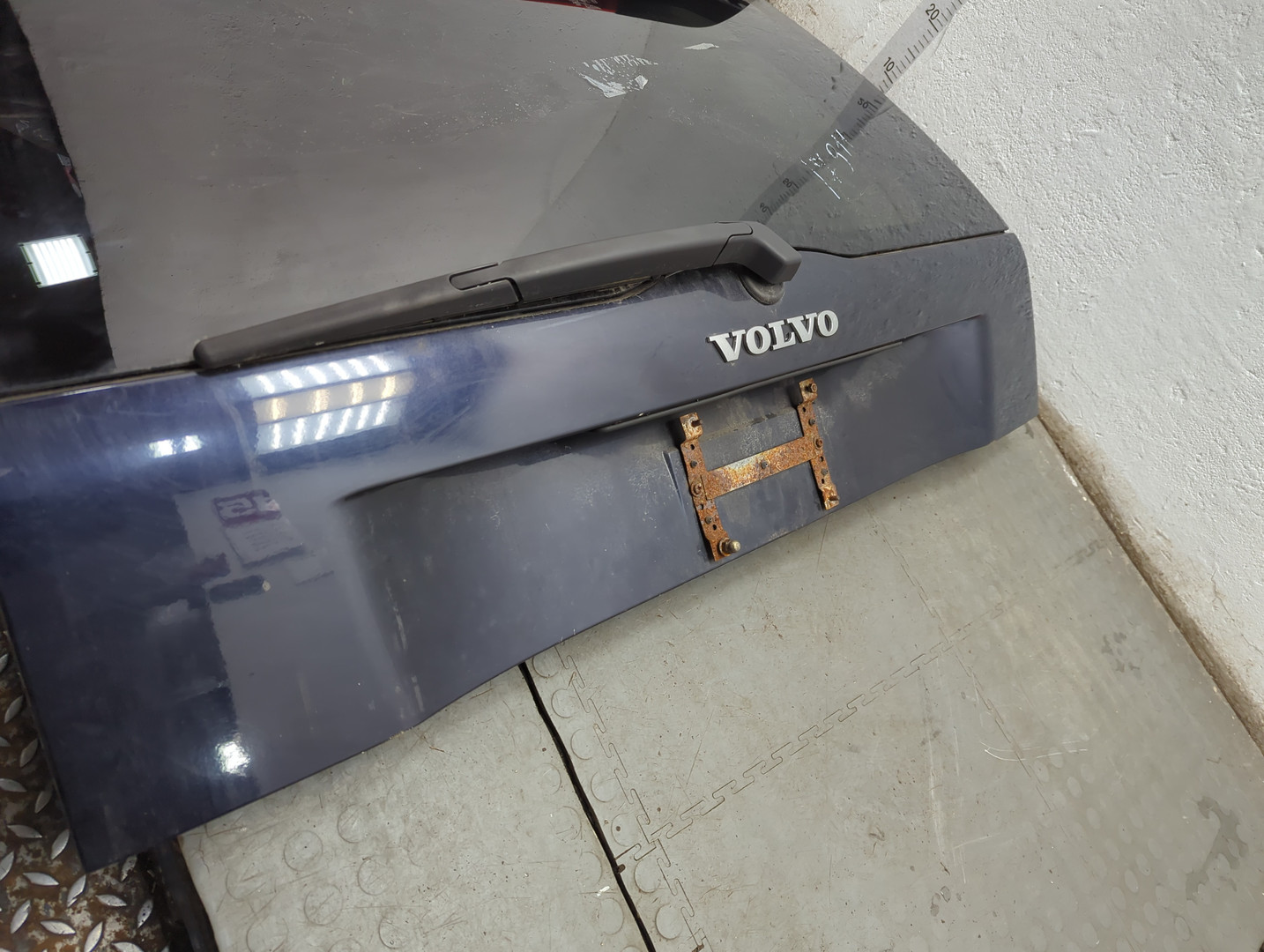 Дверь багажника