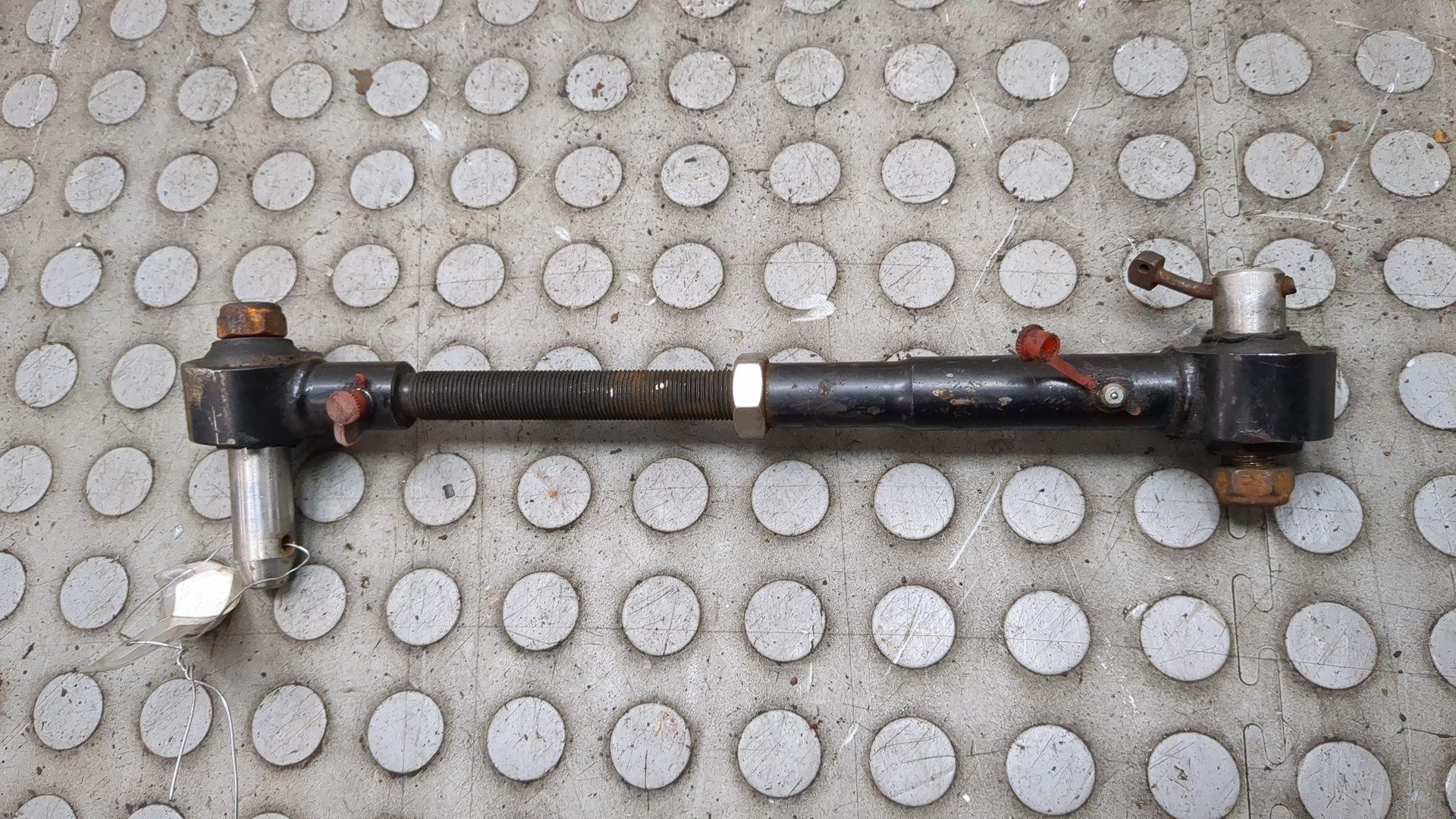 Рычаг передний