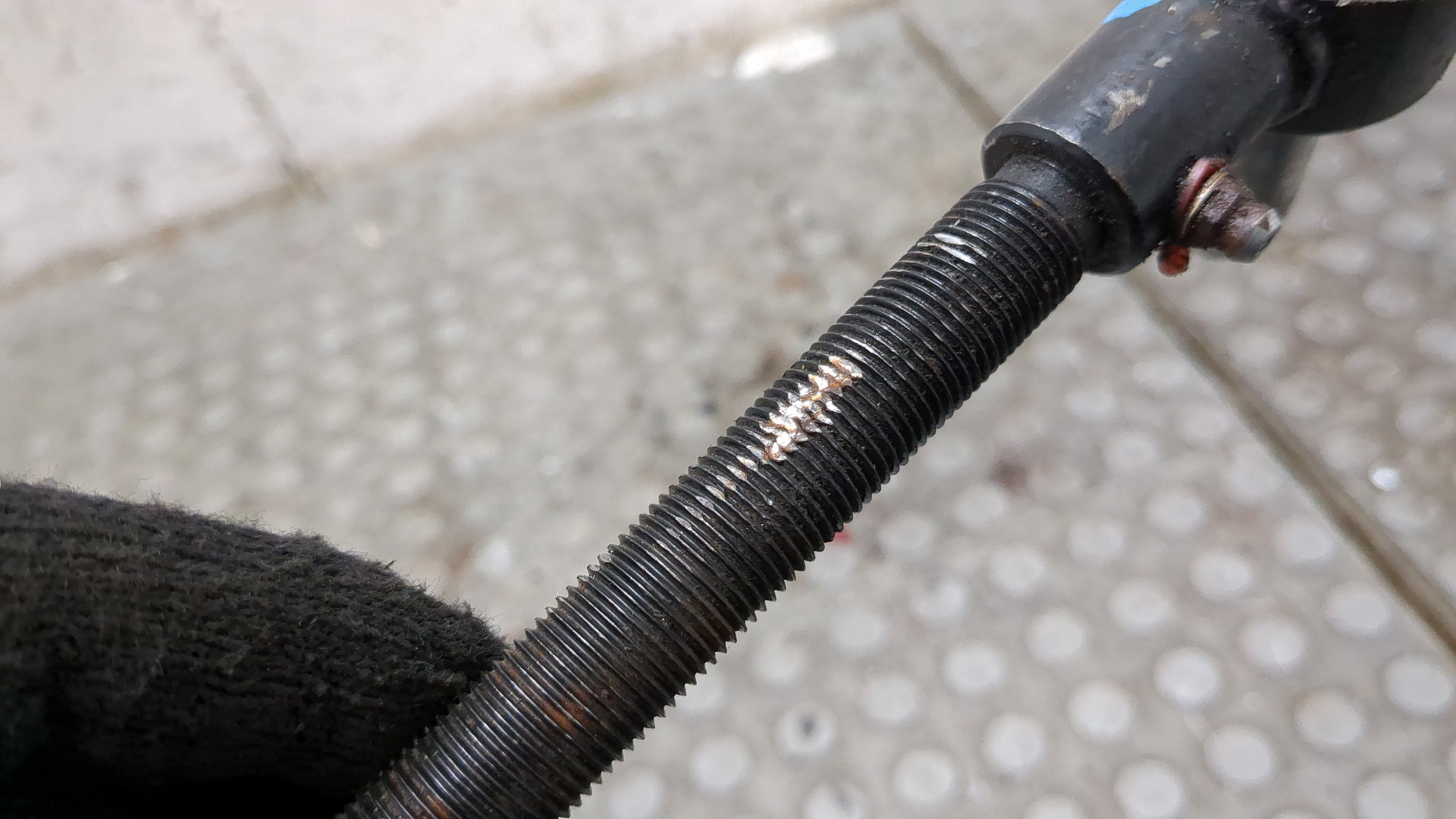 Рычаг передний