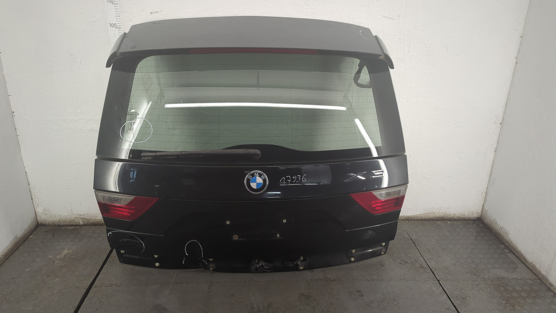 Дверь багажника