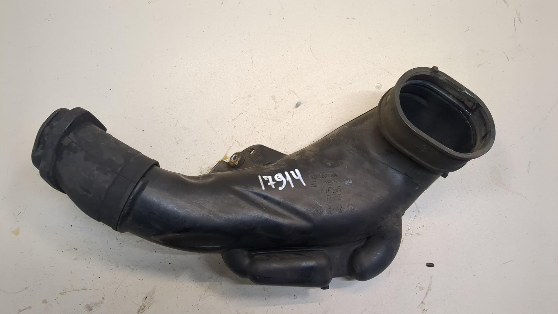 Патрубок воздушного фильтра