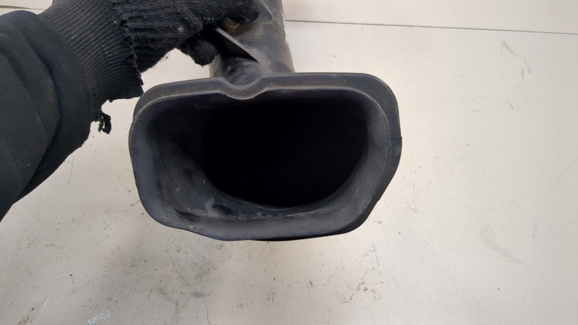 Патрубок воздушного фильтра