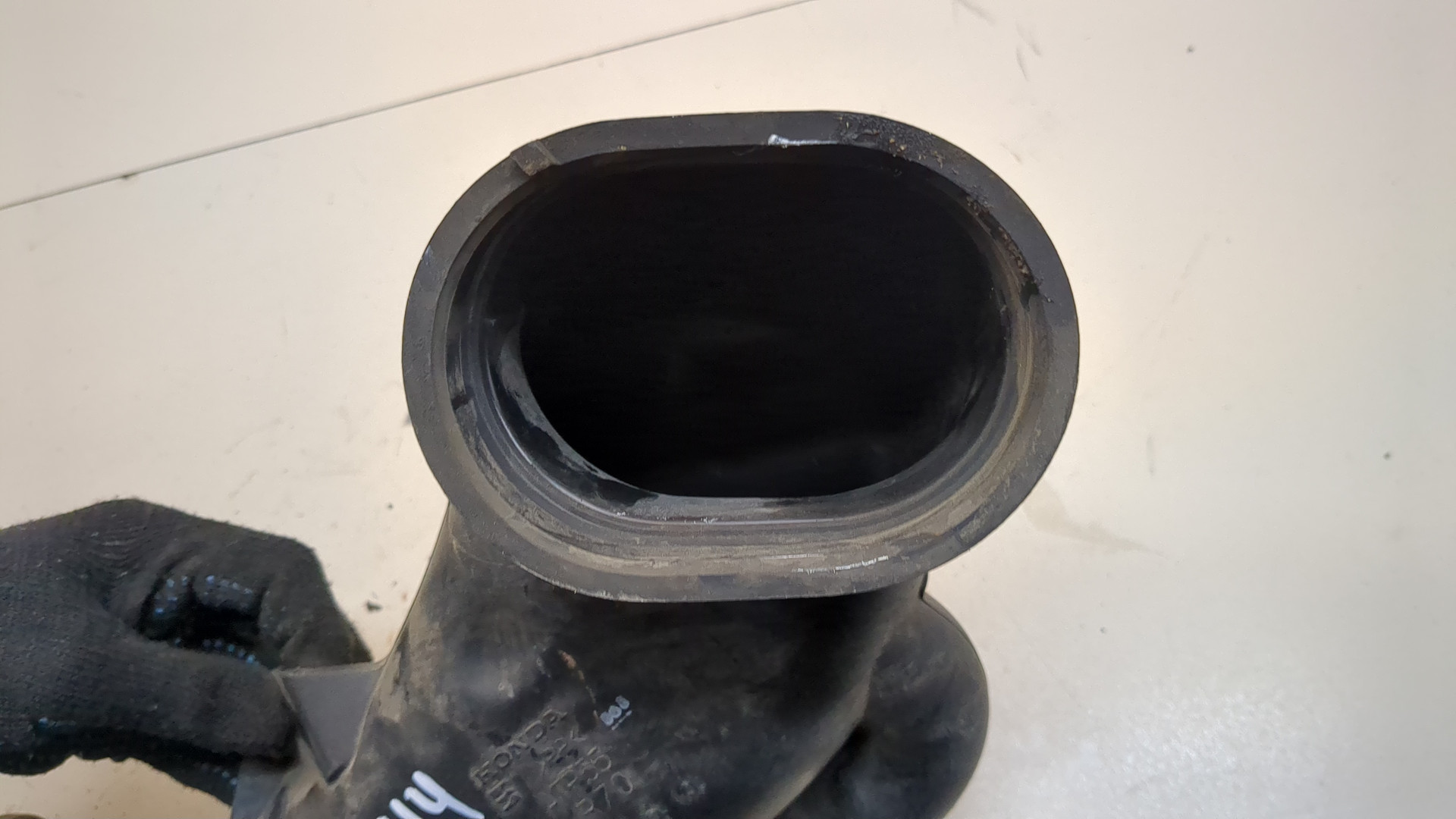 Патрубок воздушного фильтра