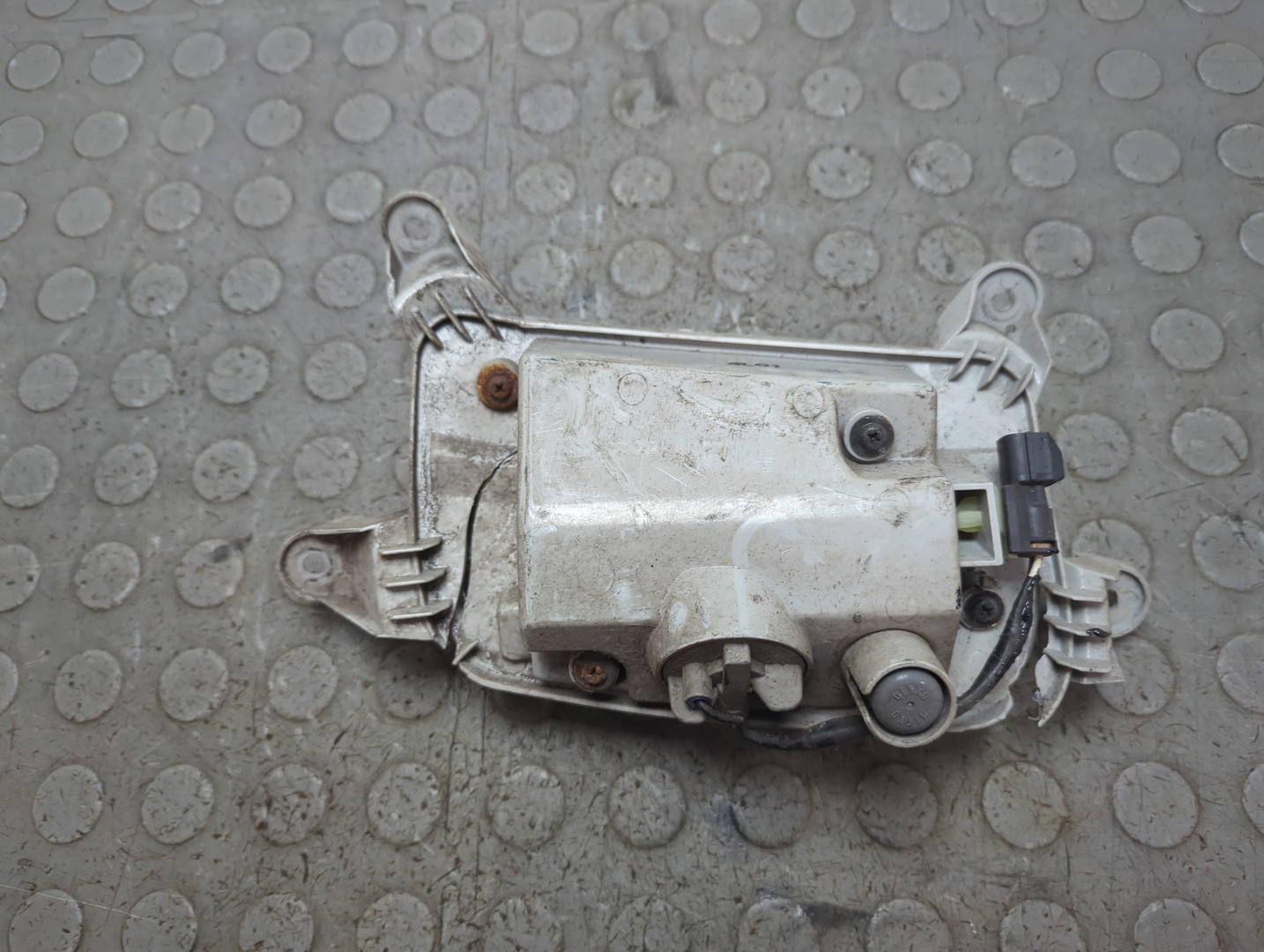 Фара противотуманная левая