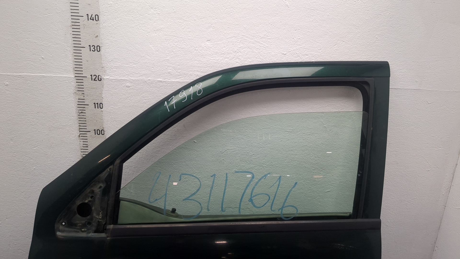 Дверь передняя левая