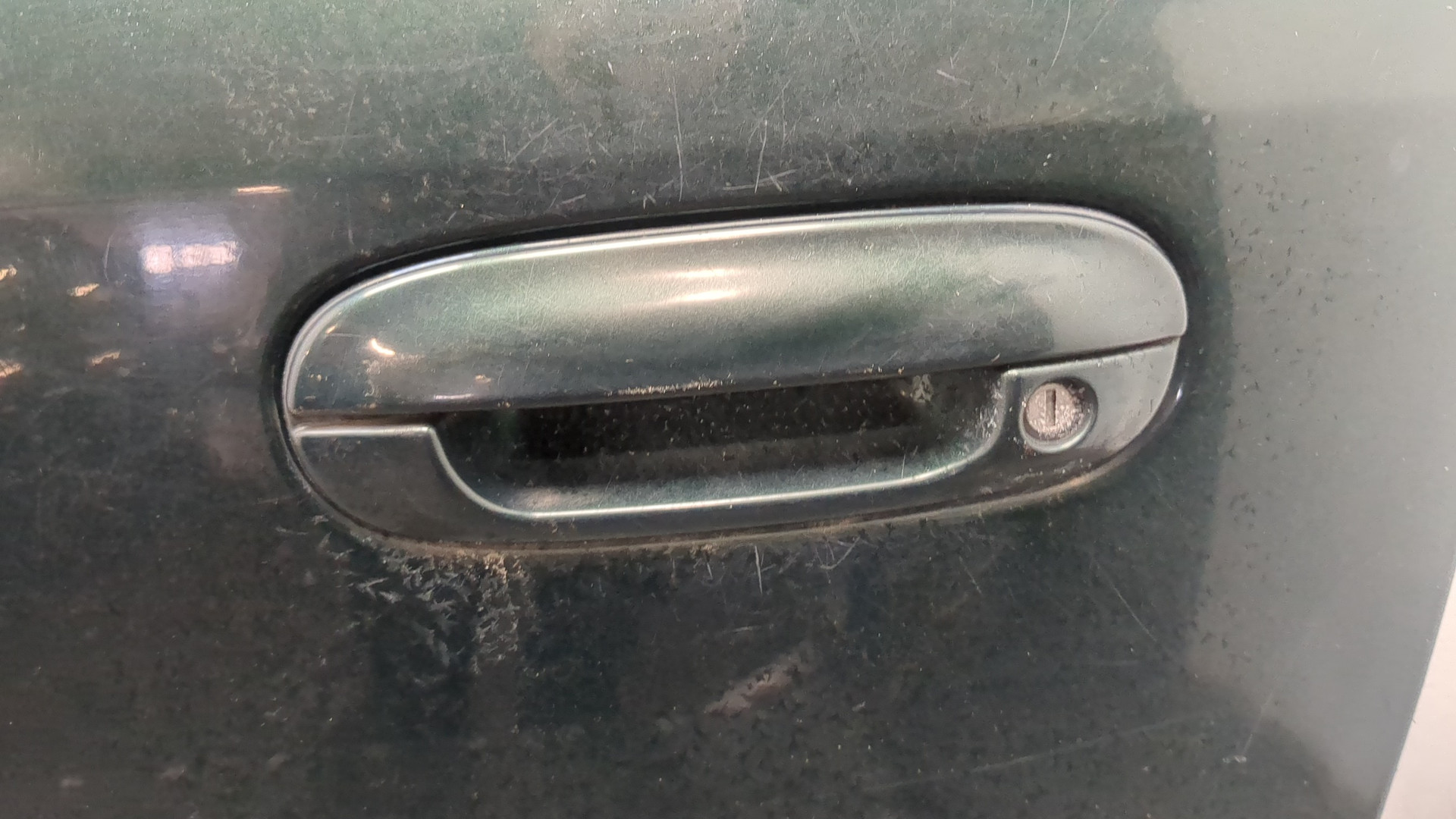 Дверь передняя левая