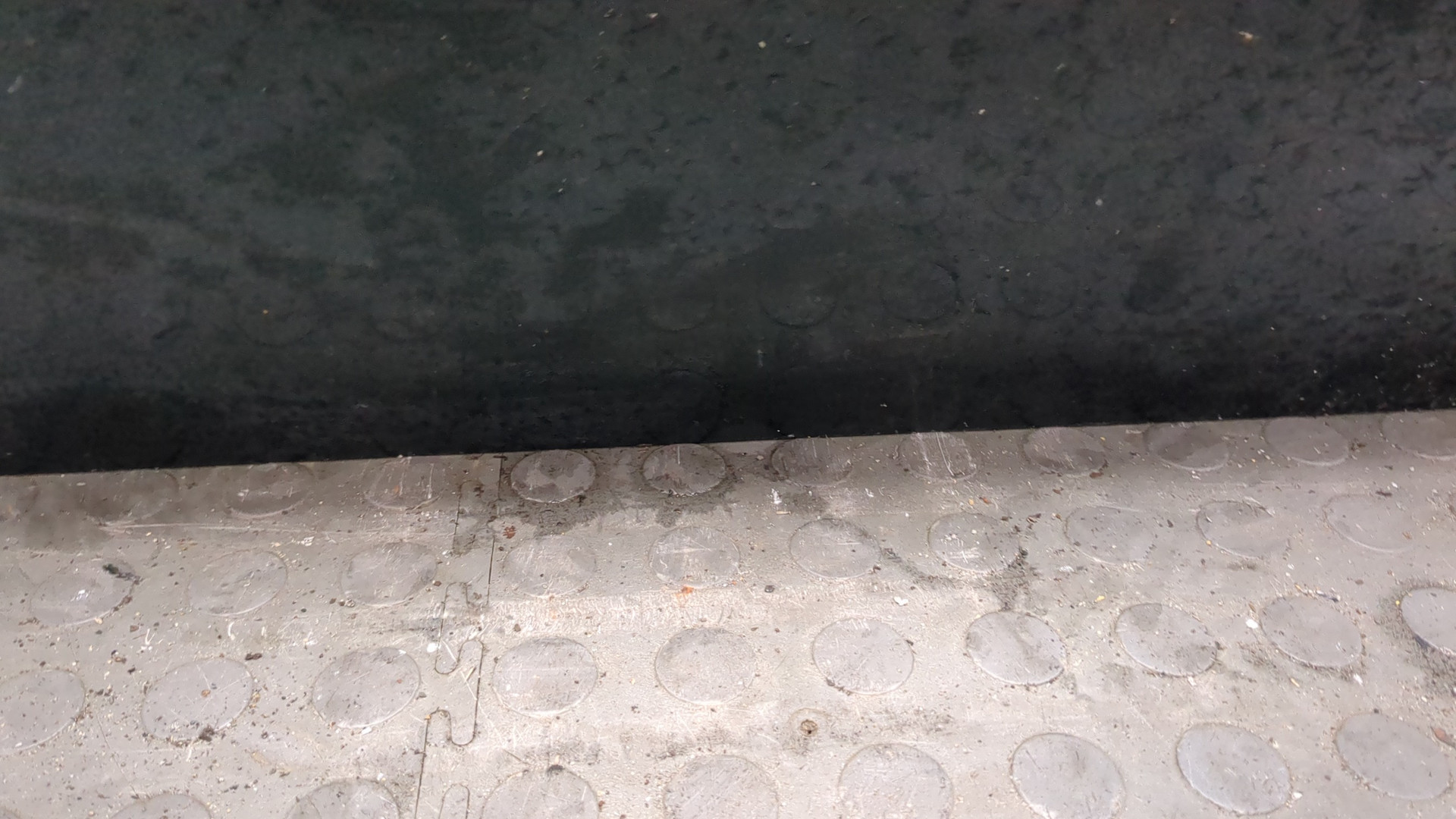 Дверь передняя левая