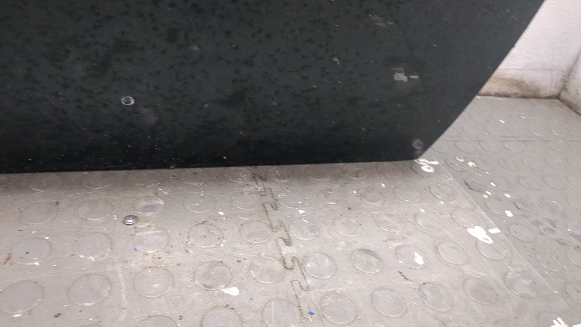 Дверь передняя левая