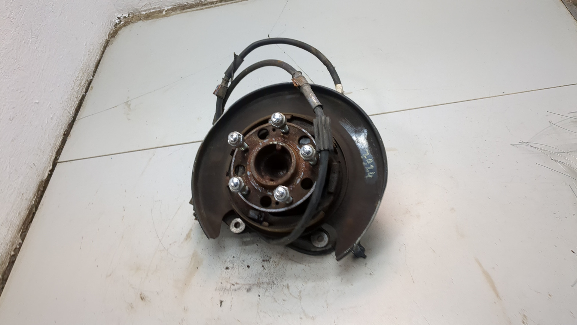 Кулак поворотный задний левый