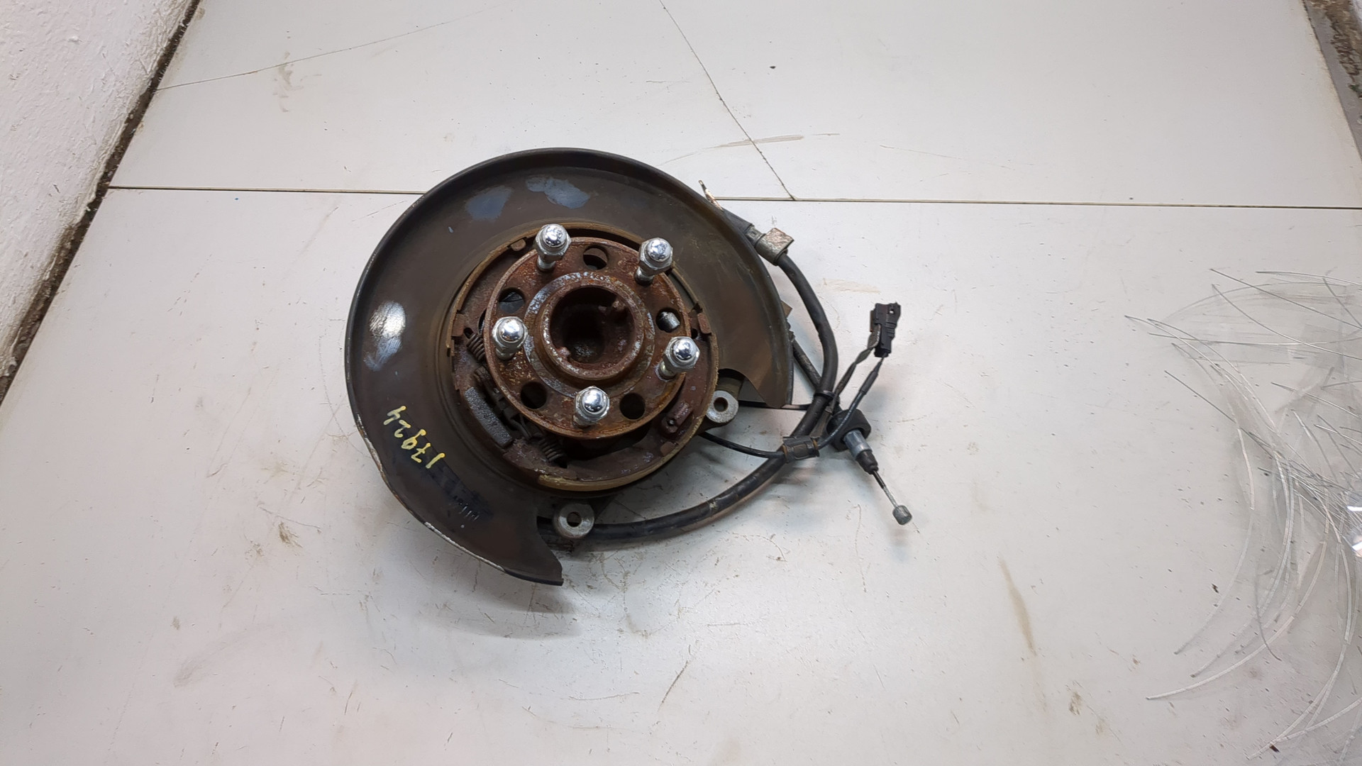 Кулак поворотный задний правый