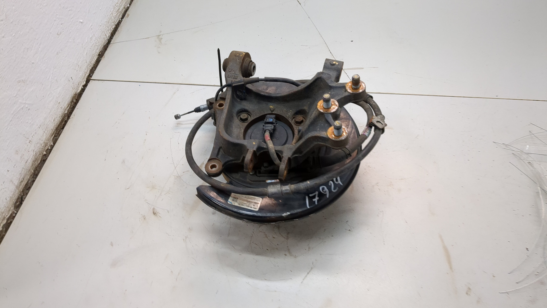 Кулак поворотный задний правый