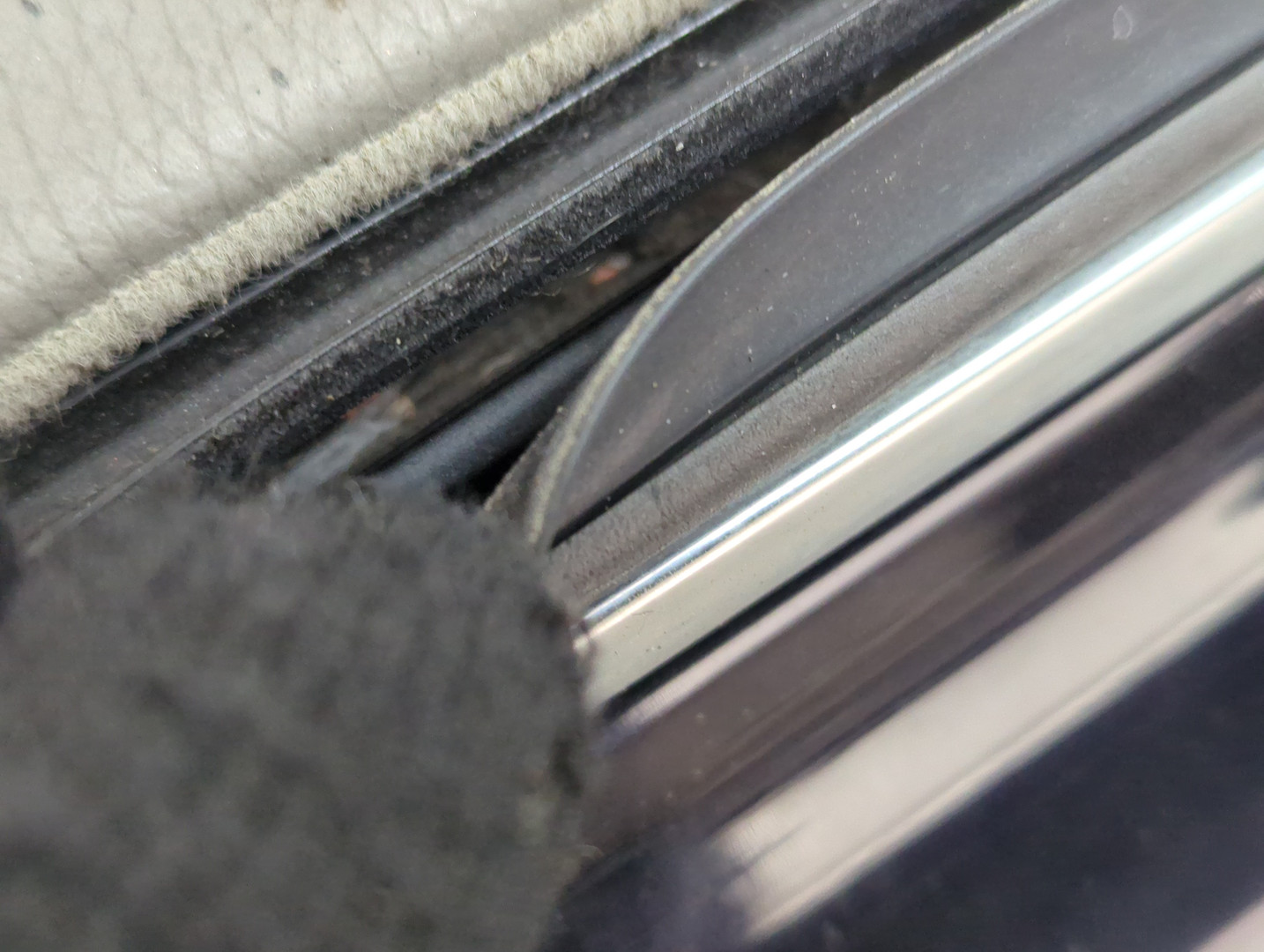 Дверь передняя левая