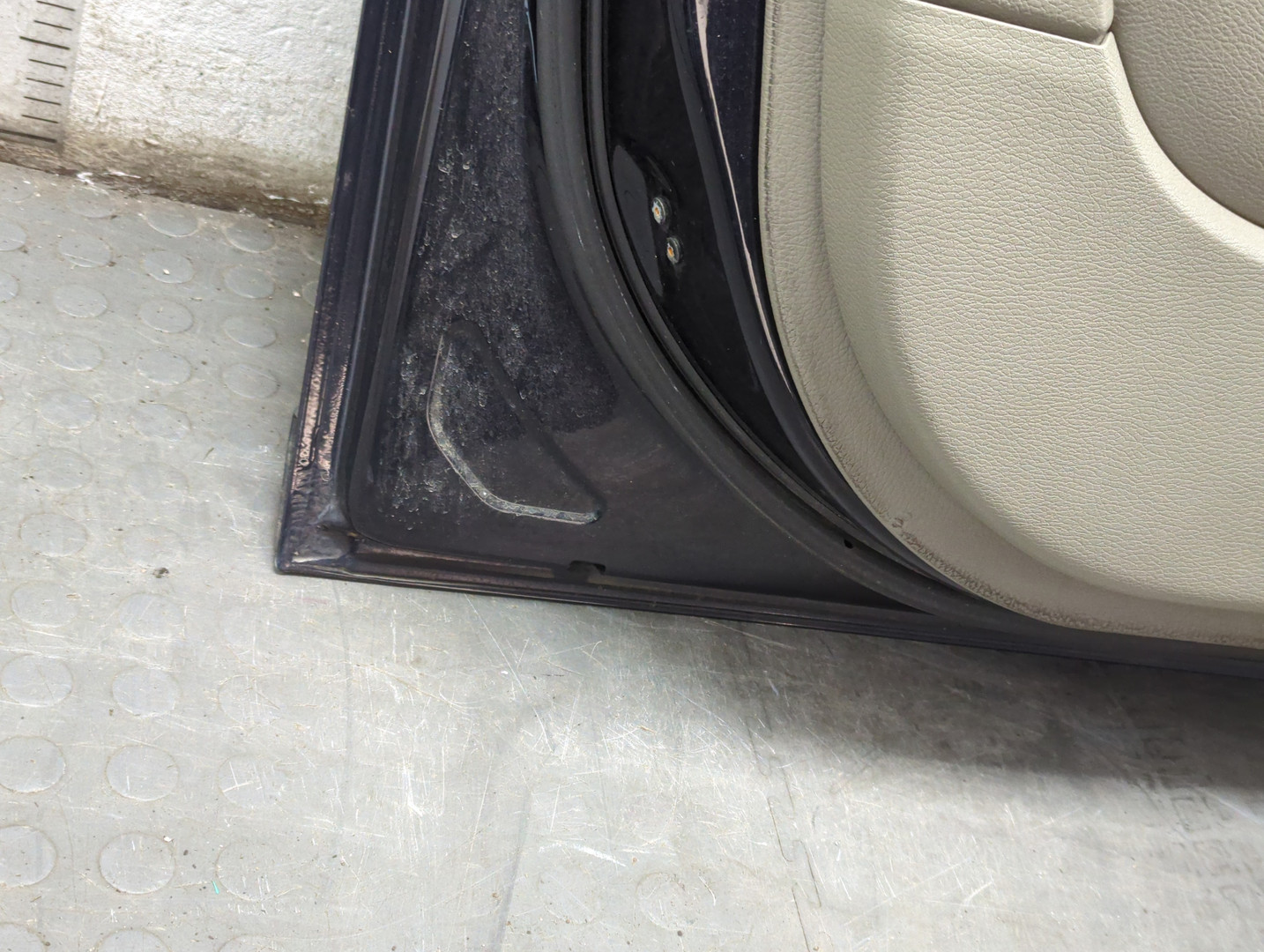 Дверь передняя левая