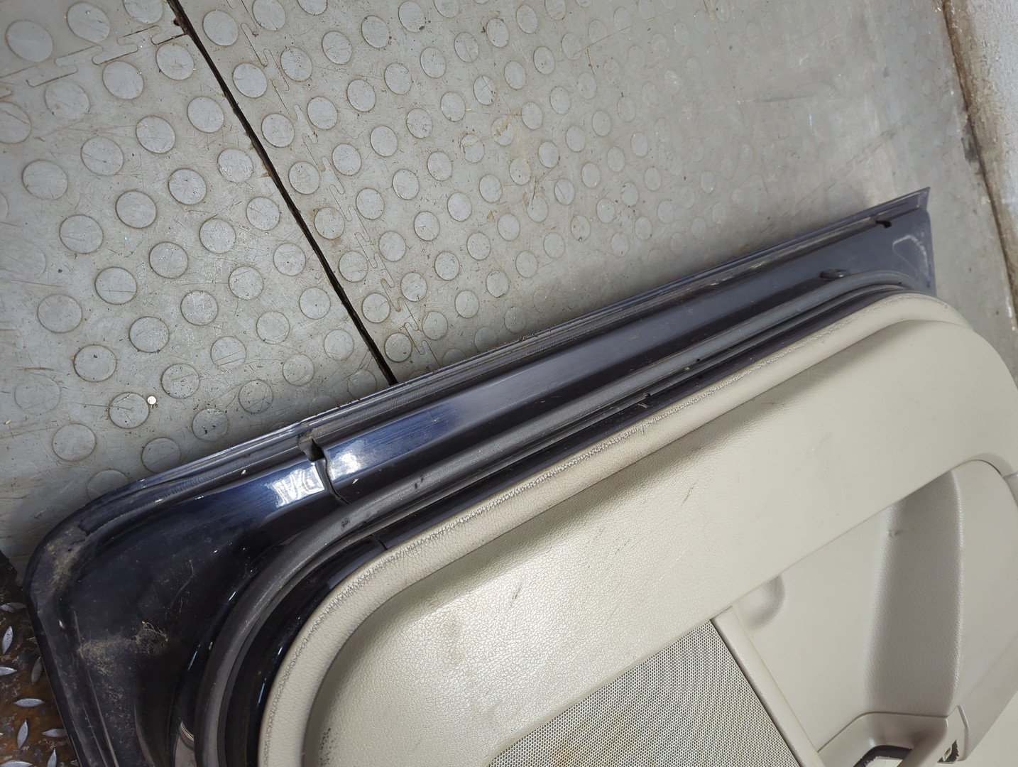 Дверь передняя левая