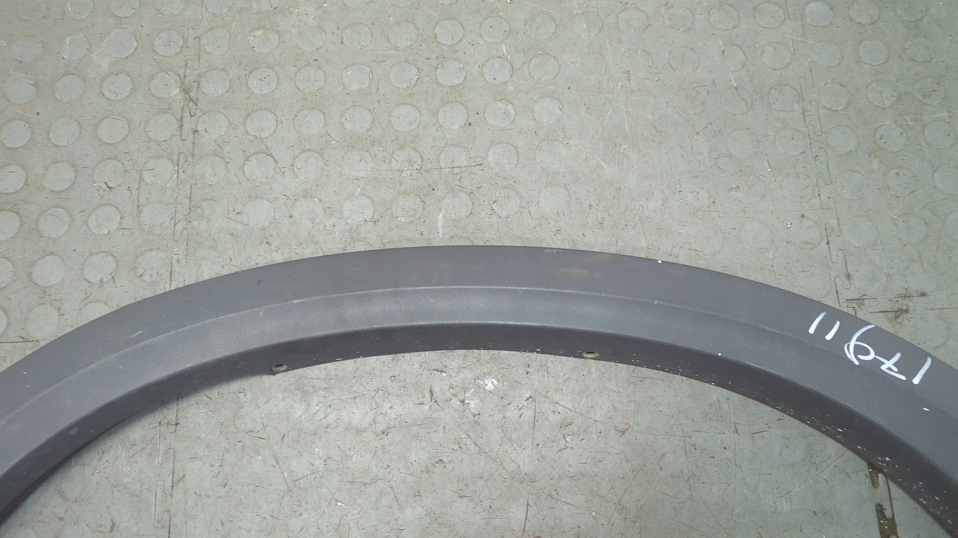 Накладка заднего крыла левого